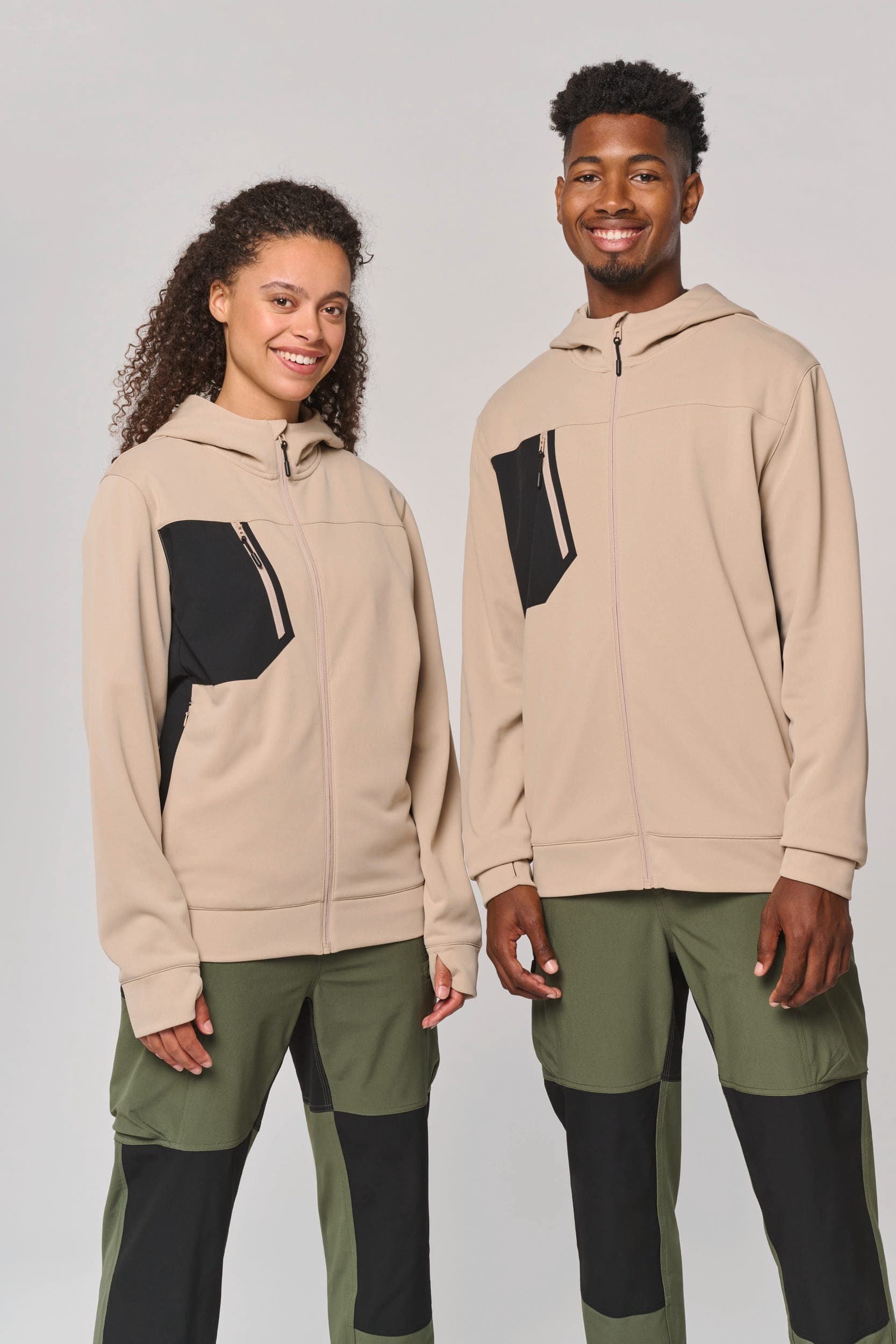 Pantalon outdoor unisexe en situation
