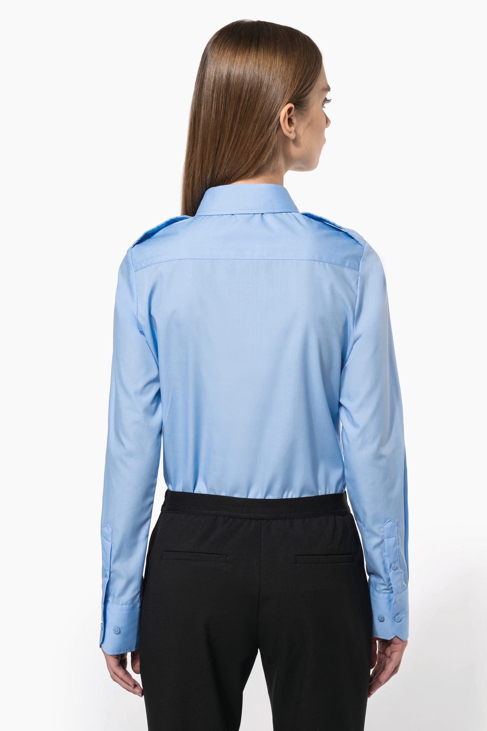 Chemise pilote manches longues femme en situation