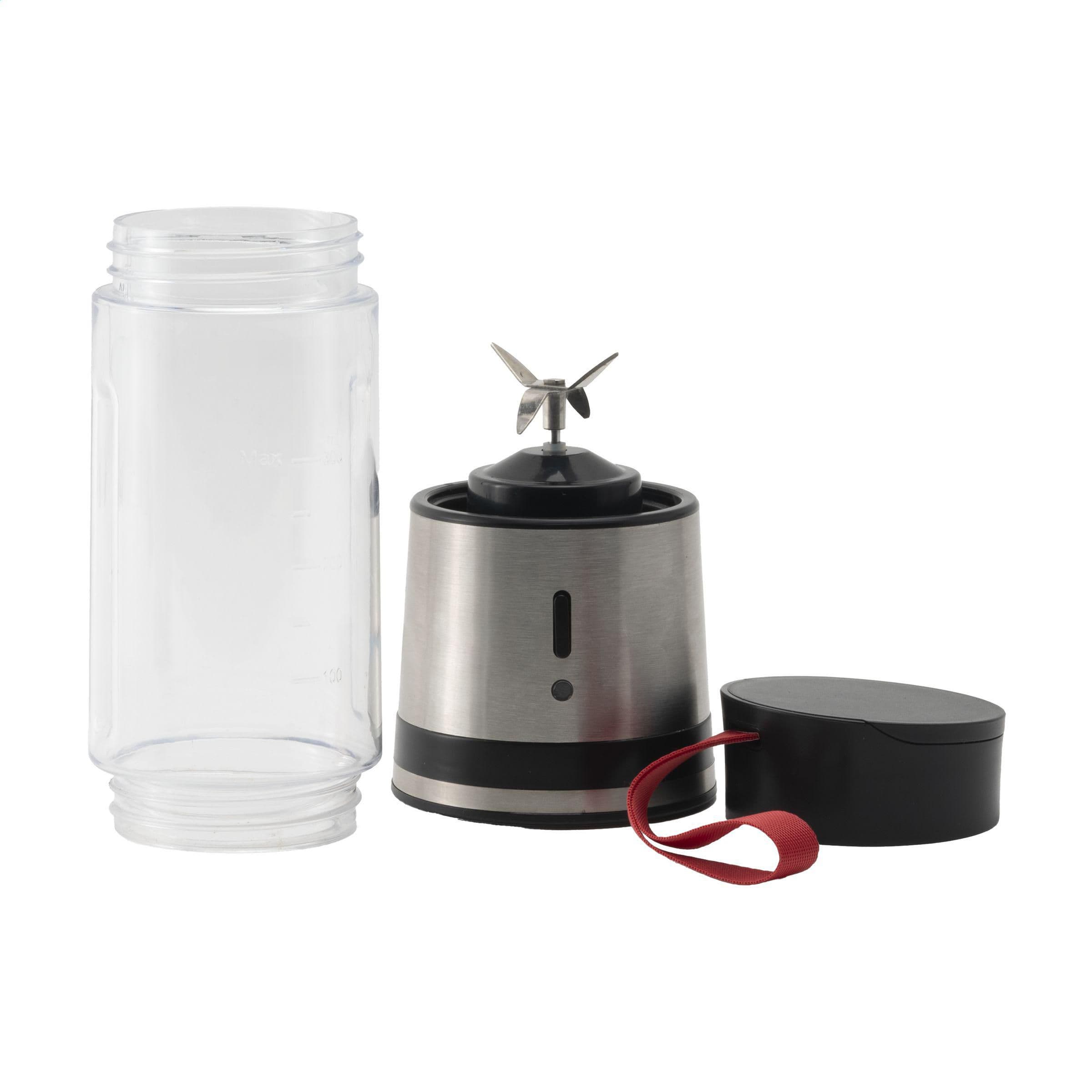 Blender rechargeable pour smoothie en situation