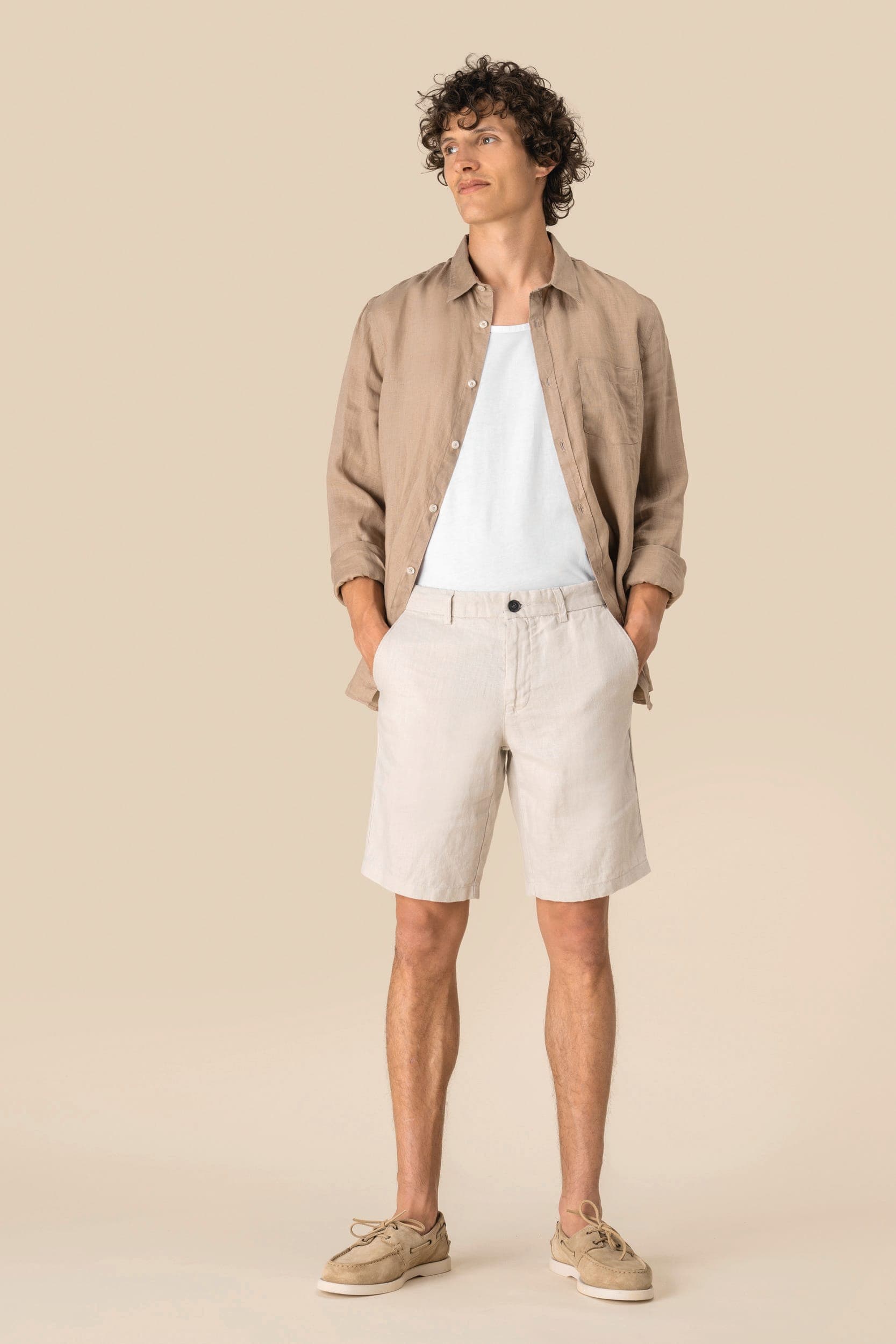 Bermuda en lin homme en situation