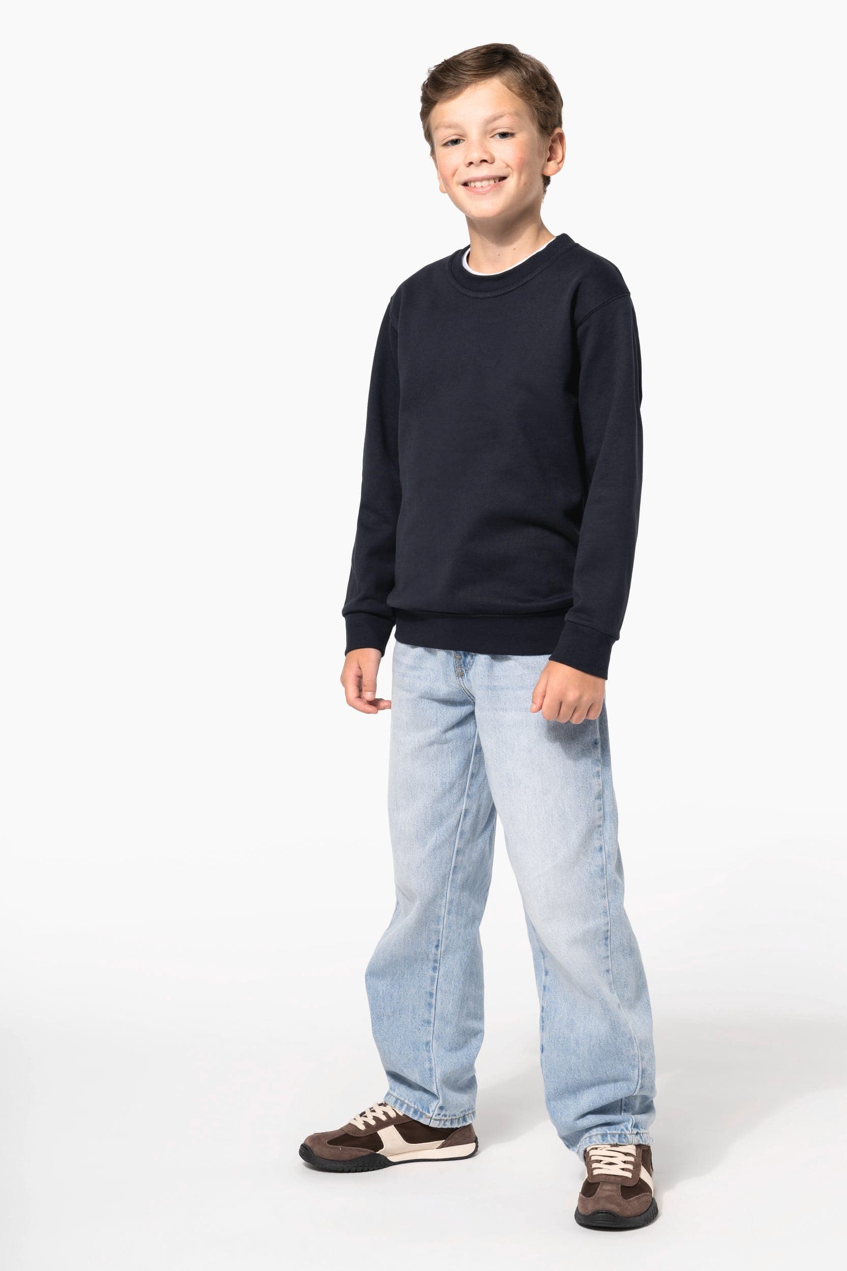 Sweat-shirt recyclé col rond enfant en situation