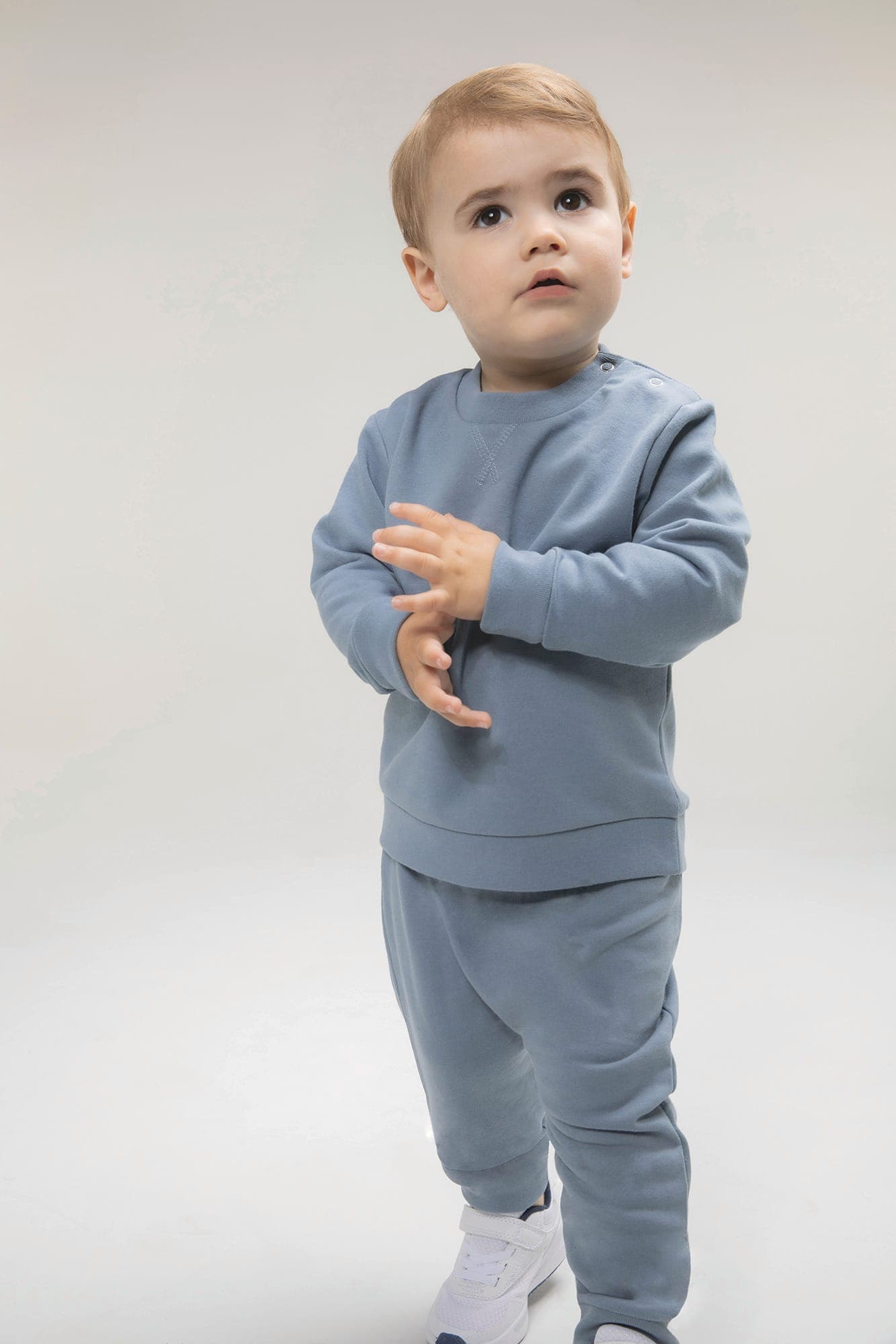Pantalon de jogging écoresponsable enfant en situation