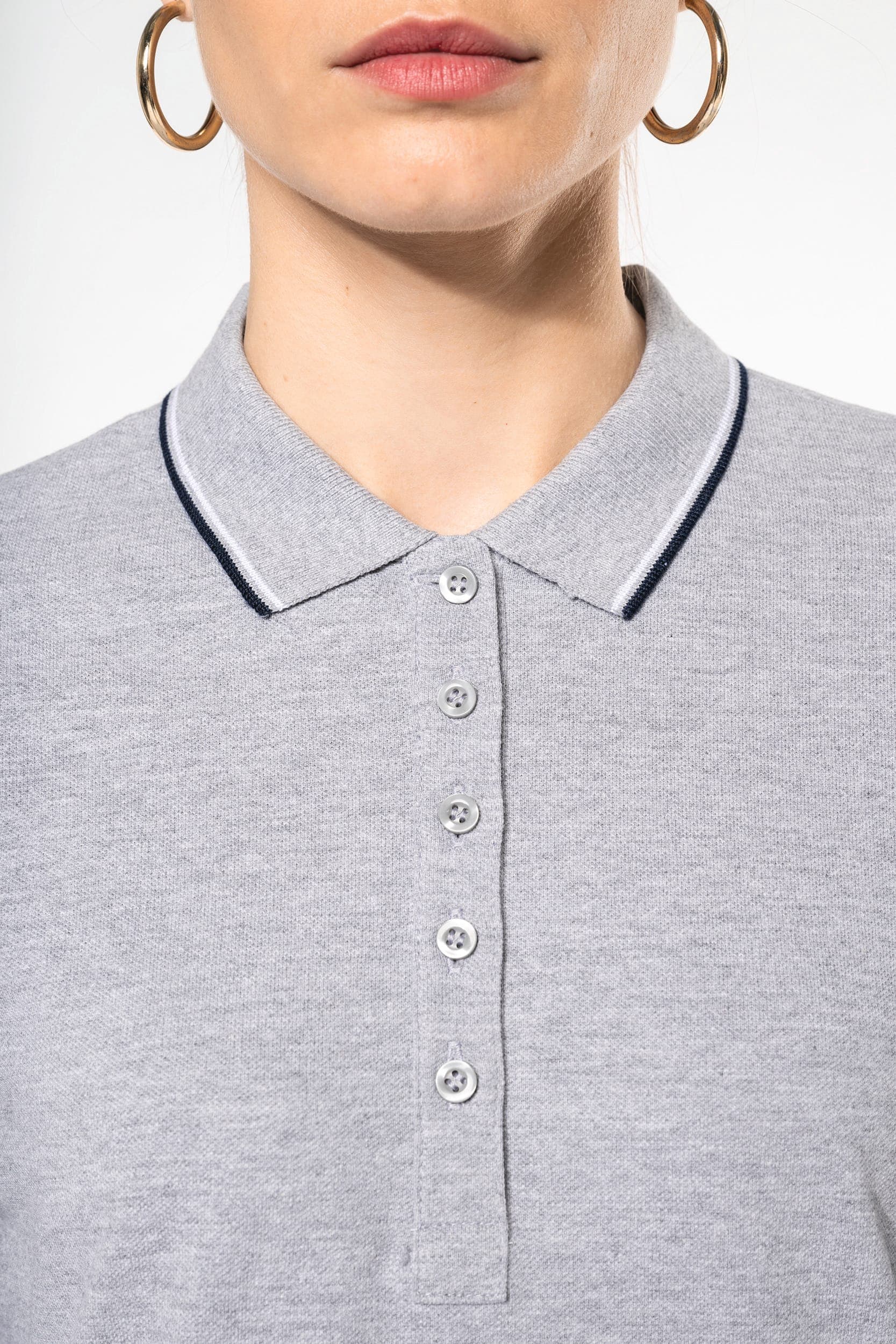 Polo maille piquée manches longues femme en situation
