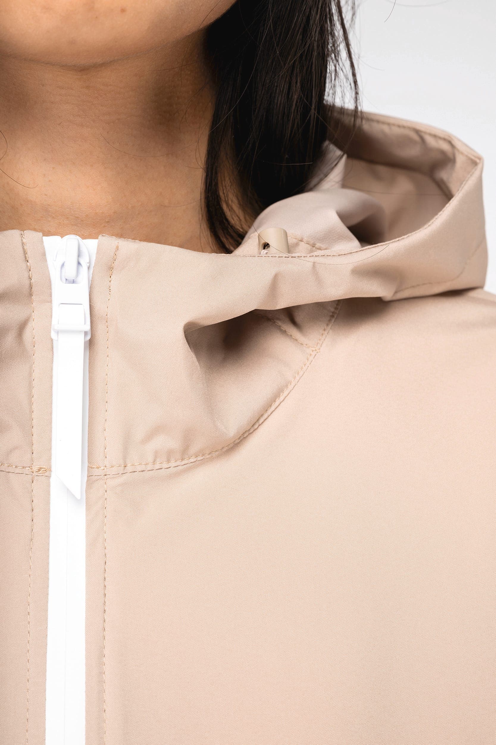 Veste écoresponsable imperméable unisexe en situation