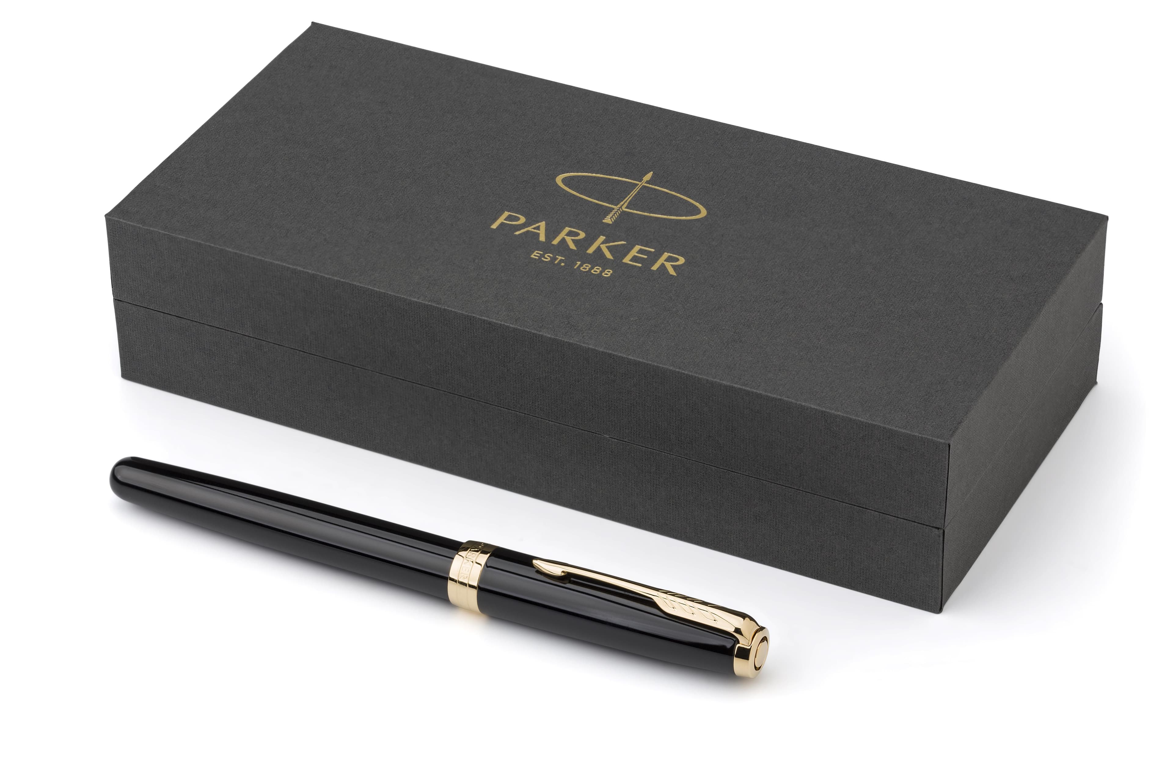Stylo roller Parker Sonnet | Finitions dorées en situation