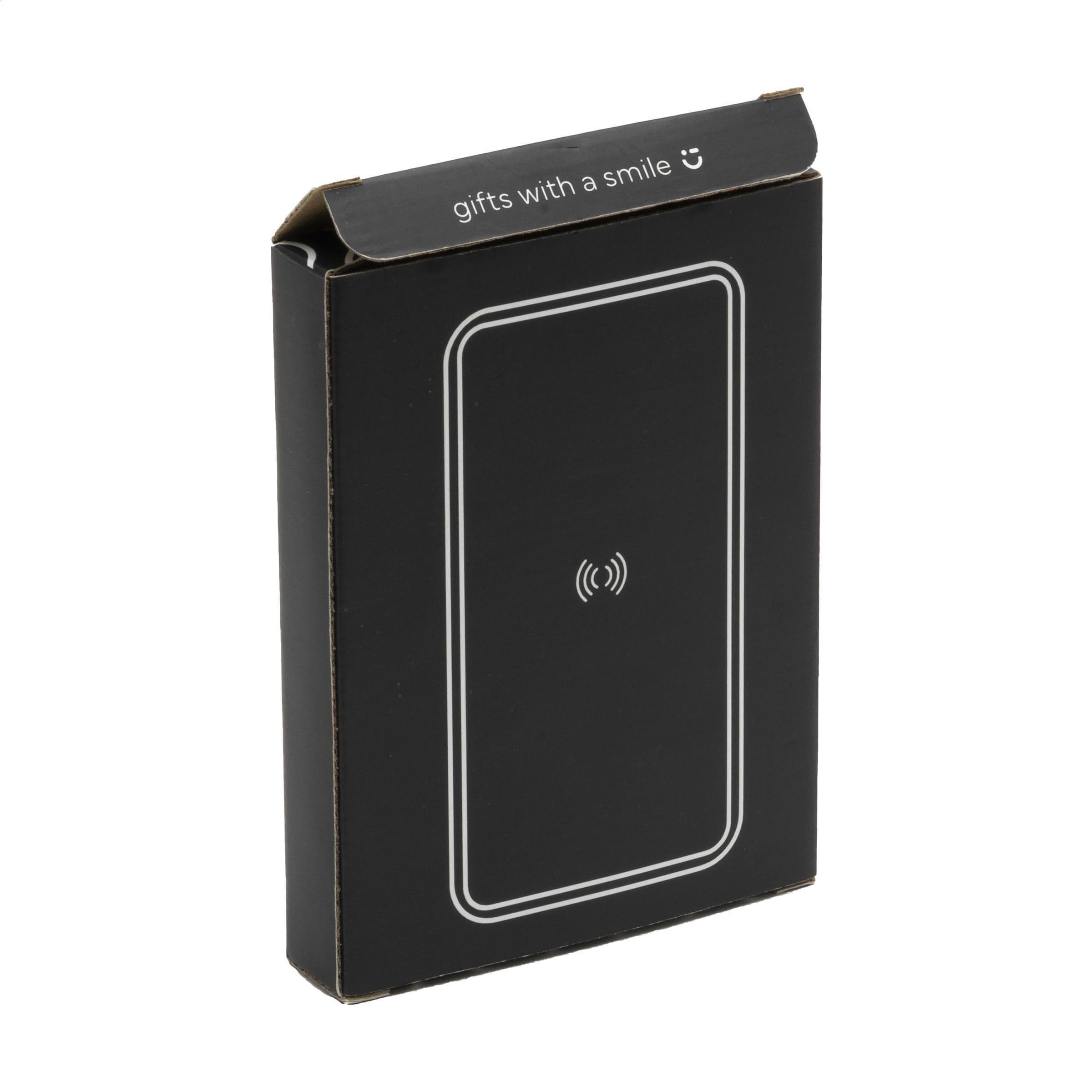 Powerbank sans fil Boru bambou RCS plastique recyclé en situation