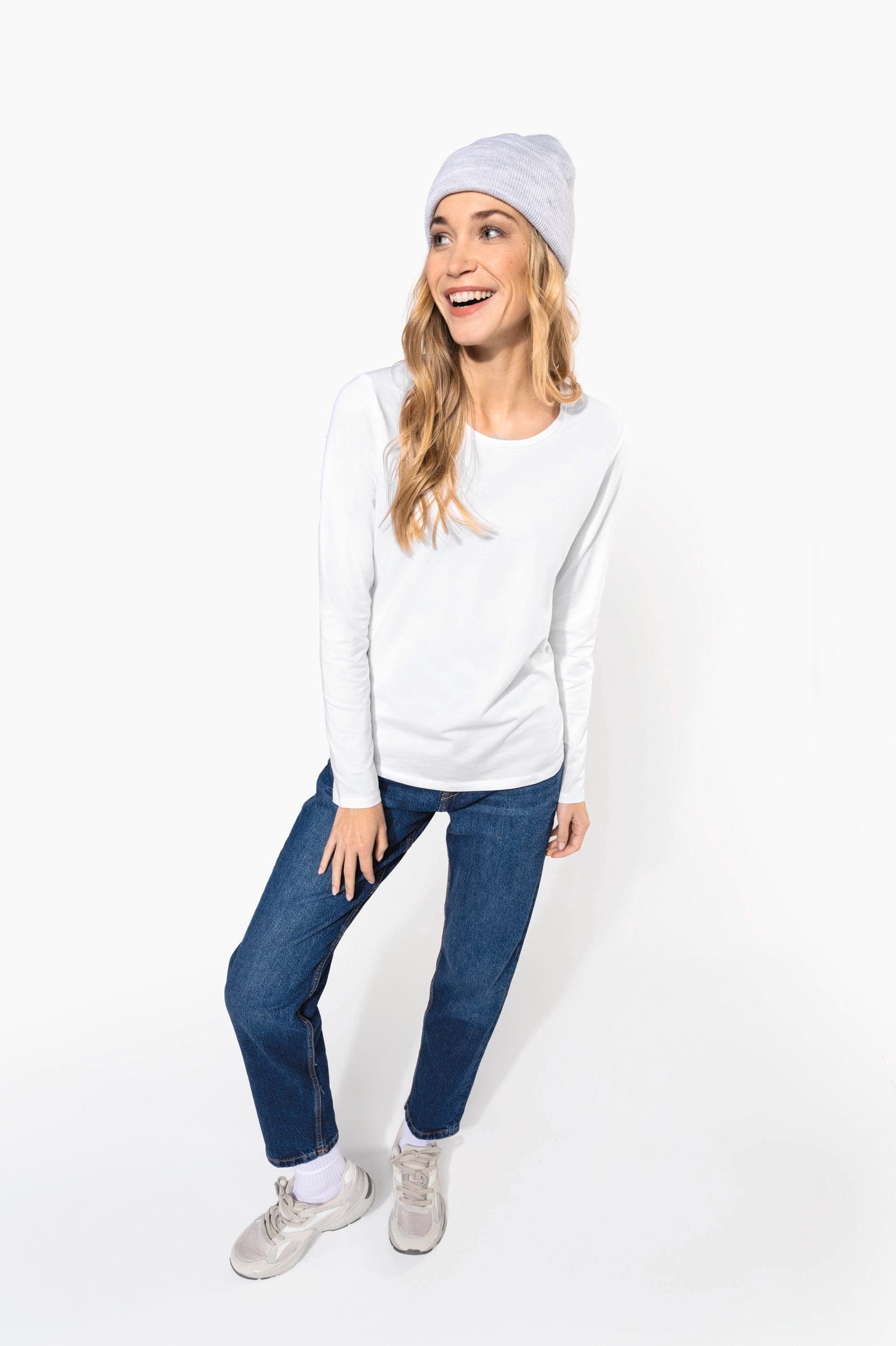 T-shirt col rond manches longues femme en situation