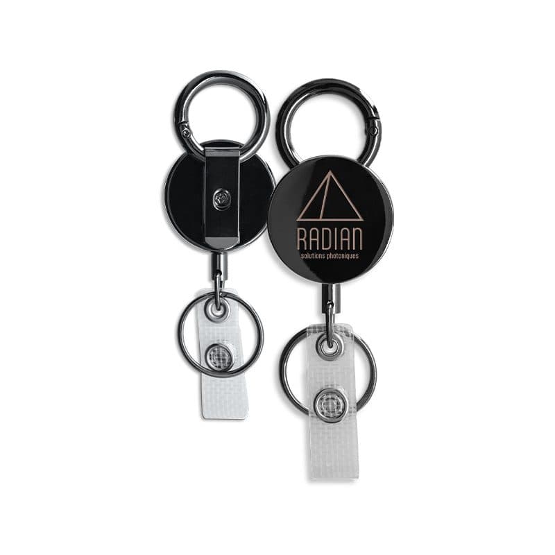 BADGE: PORTE-BADGES RETRACTABLE COQUE EN METAL en situation