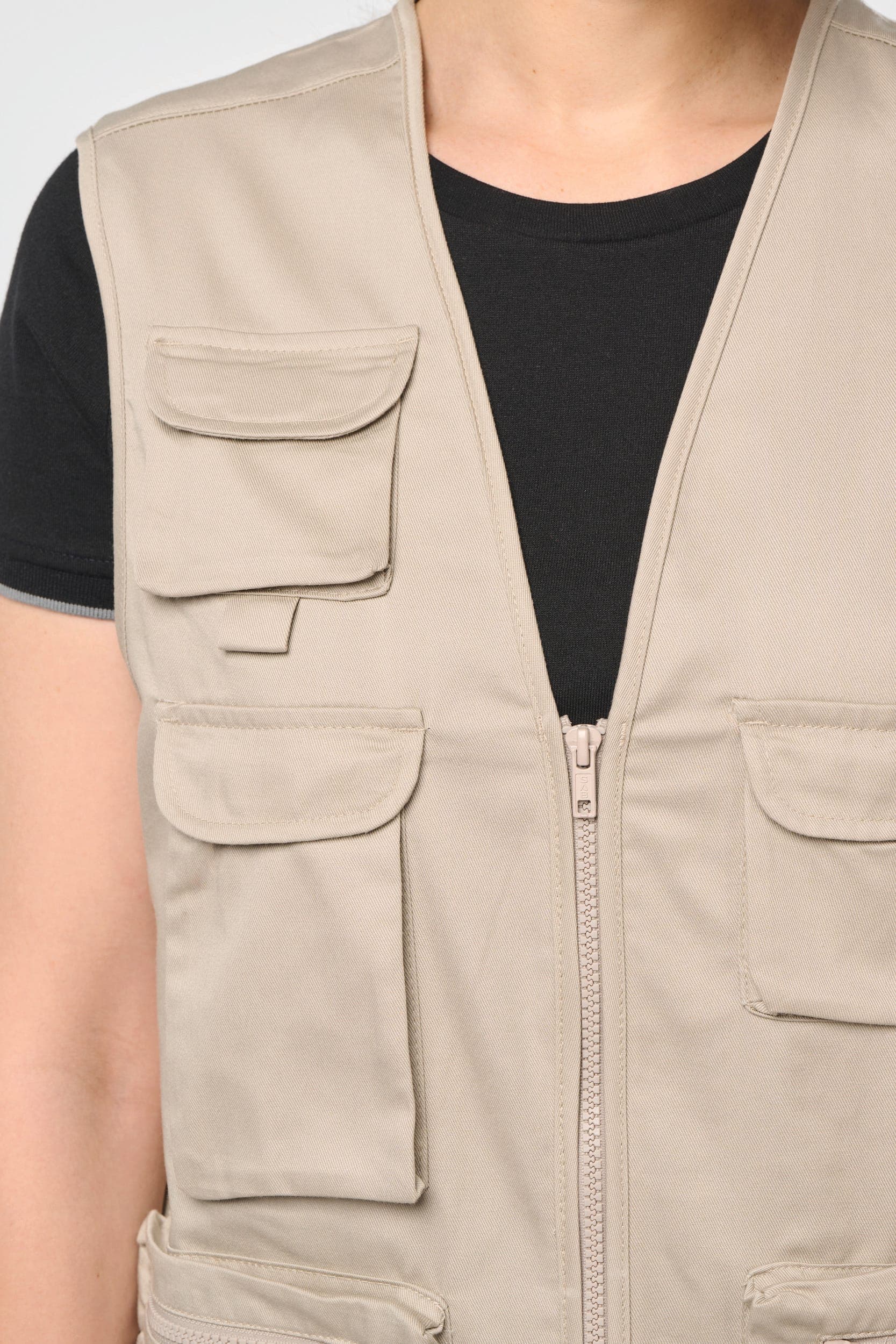 Gilet polycoton multipoches doublé unisexe en situation