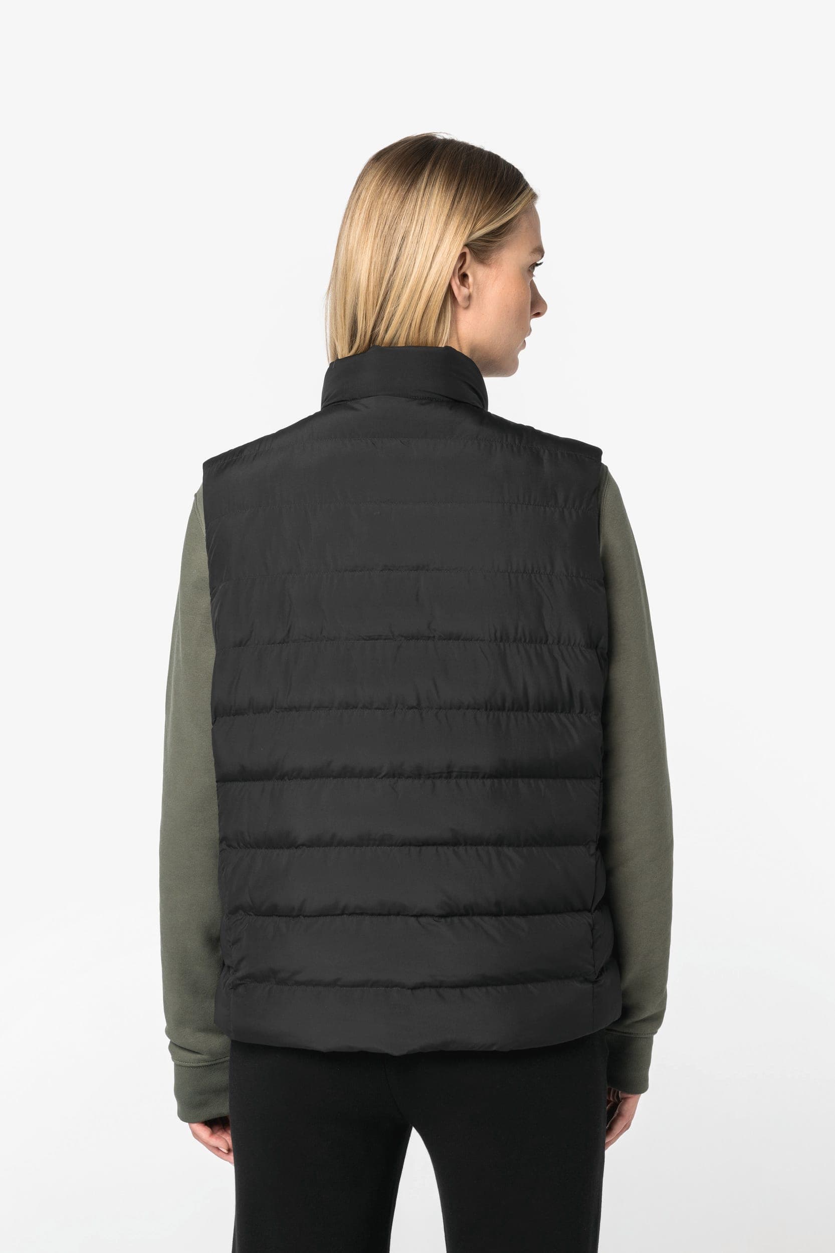 Bodywarmer écoresponsable matelassé femme en situation