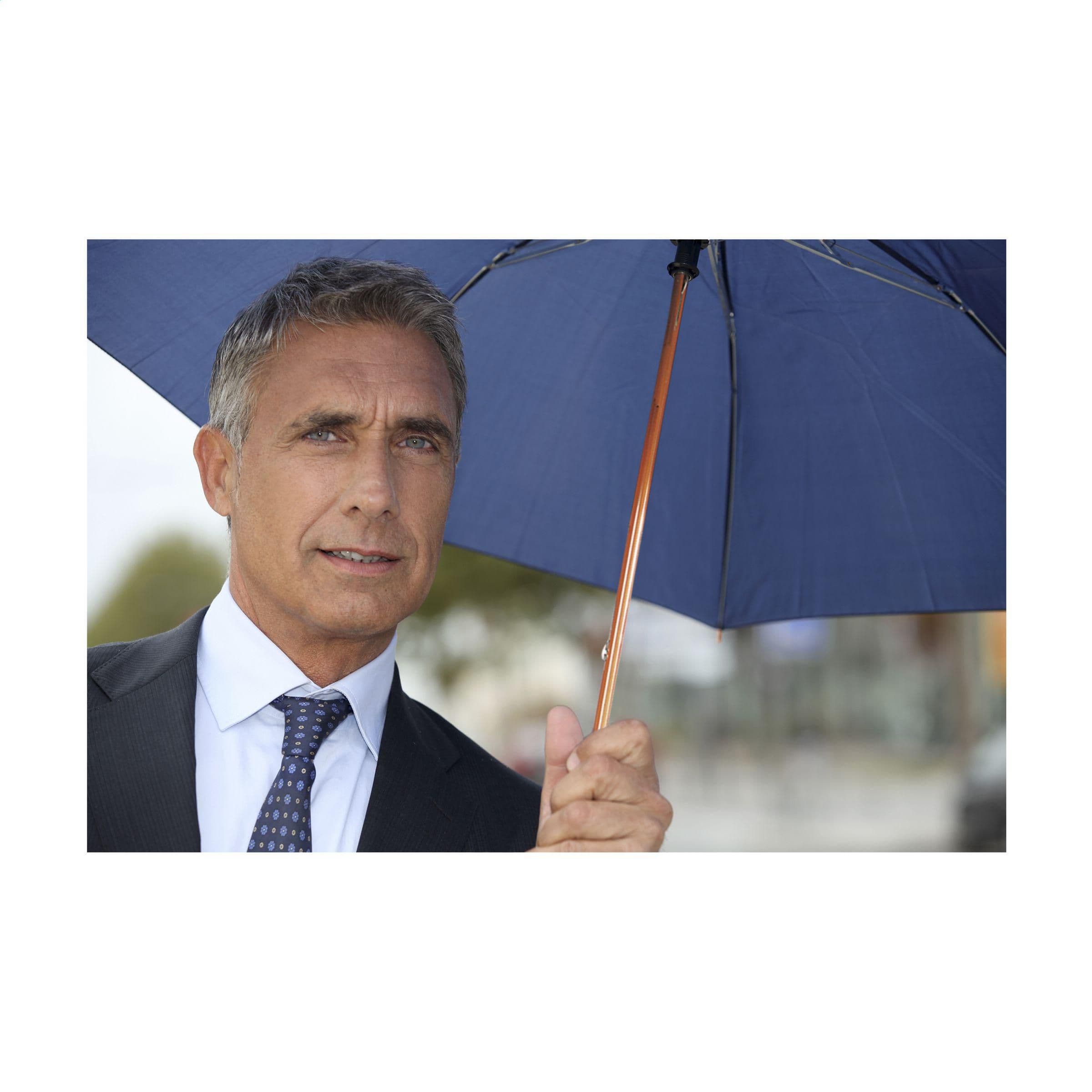Parapluie FirstClass RCS RPET 23 pouces en situation