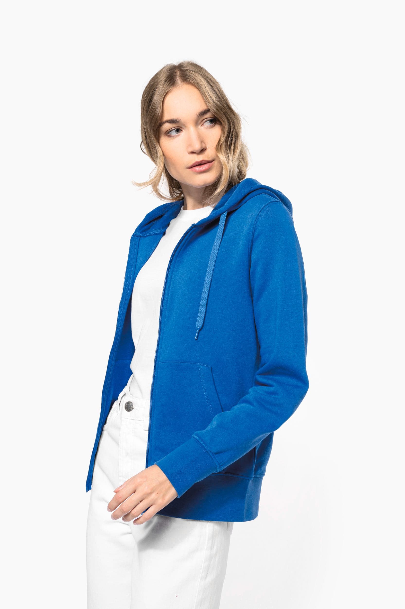 Sweat-shirt écoresponsable zippé à capuche femme en situation