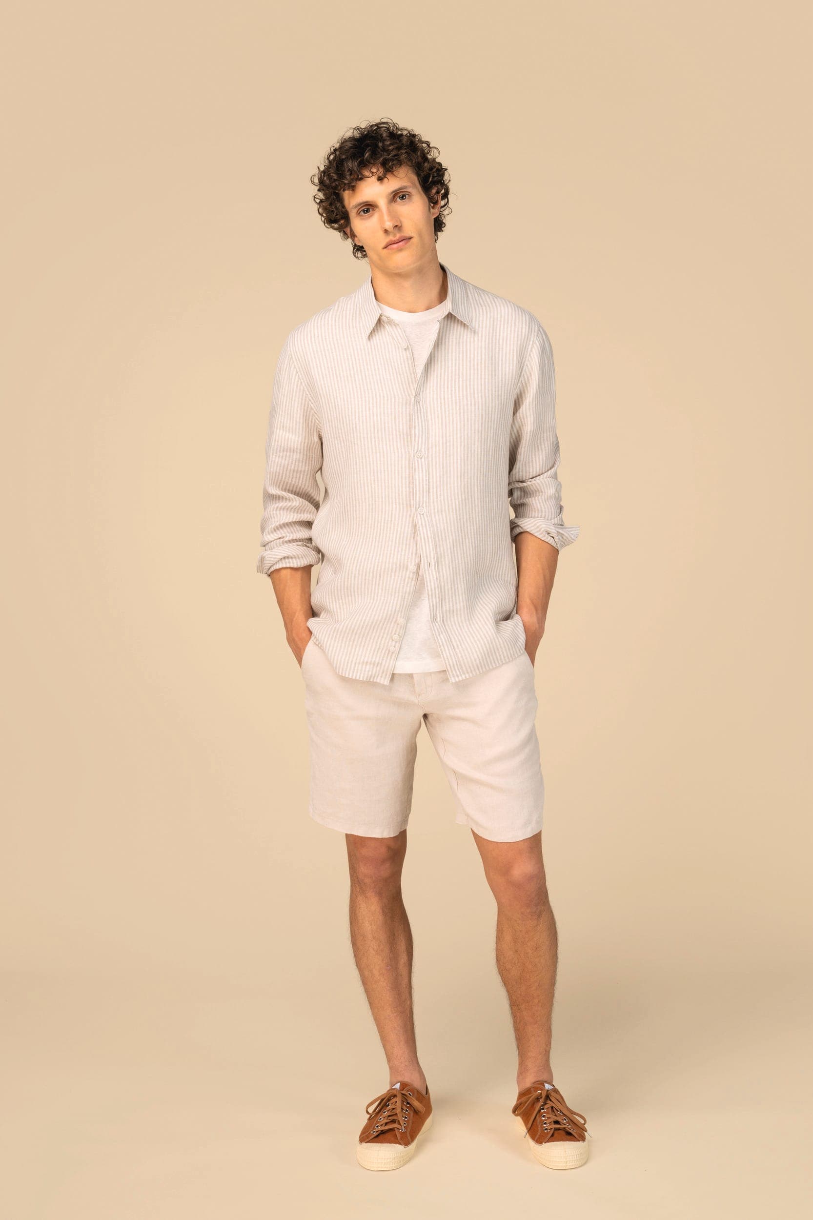 Chemise rayée en lin homme en situation