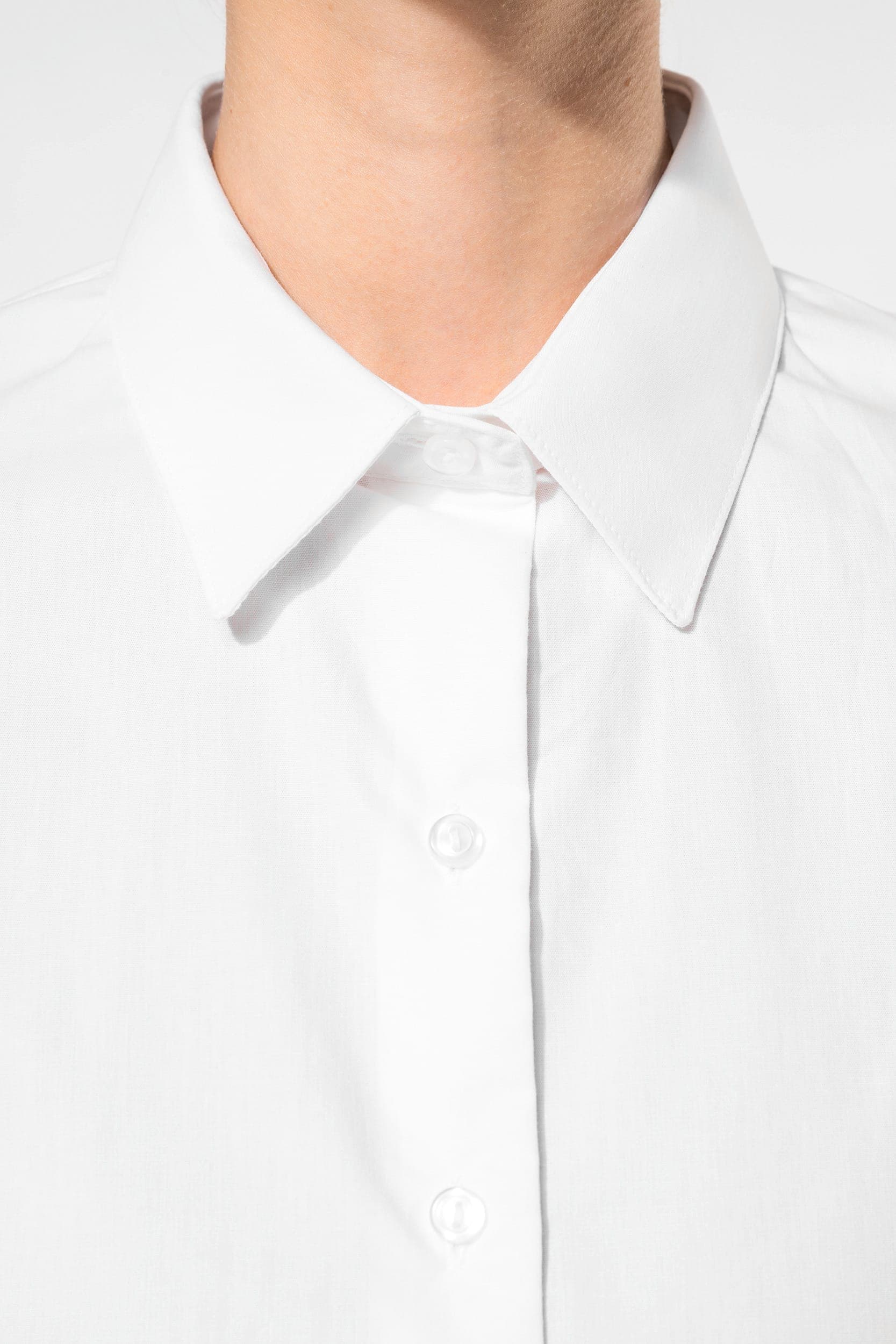 Chemise popeline manches longues femme en situation
