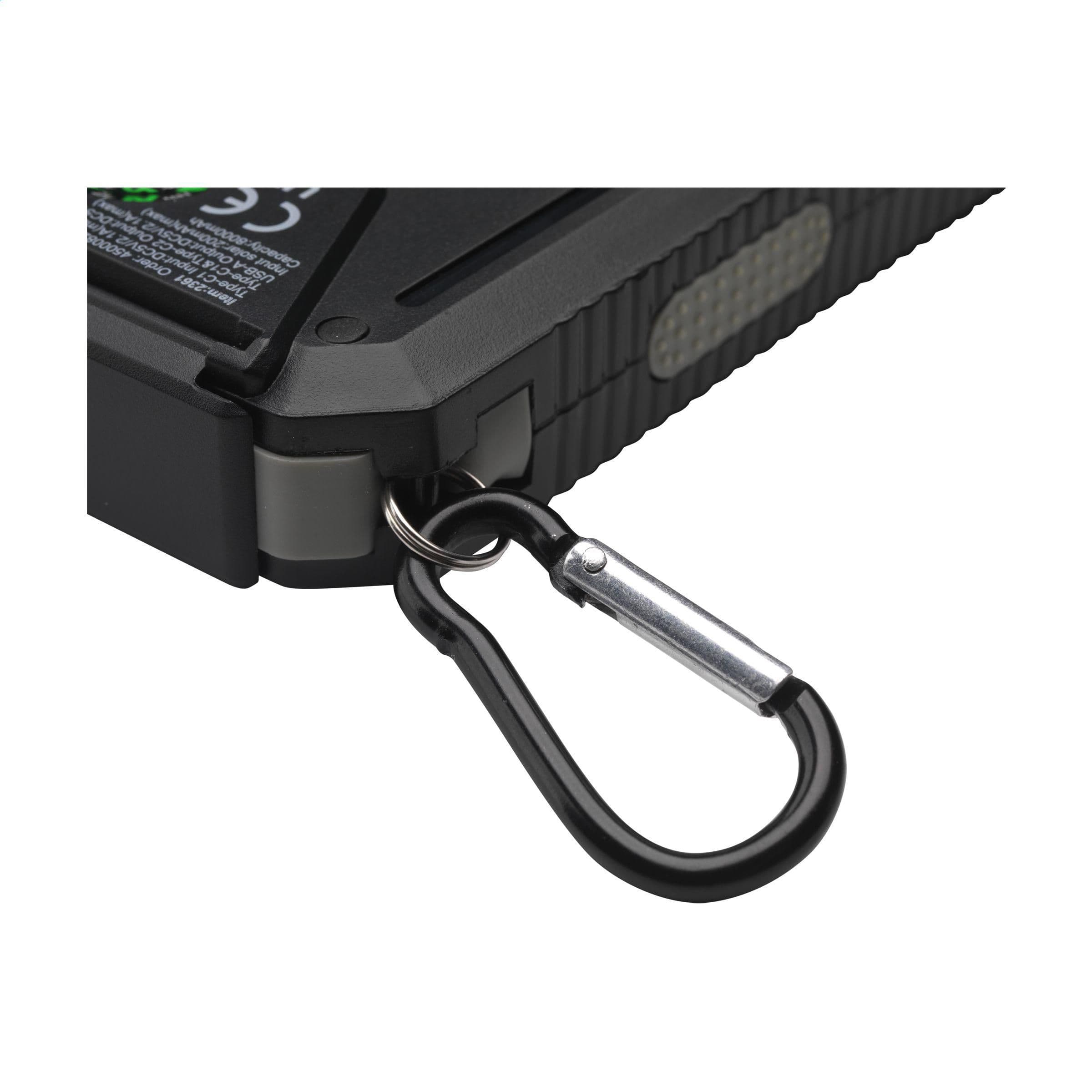 Batterie externe Trail RCS Chargeur solaire Boussole 8000 en situation