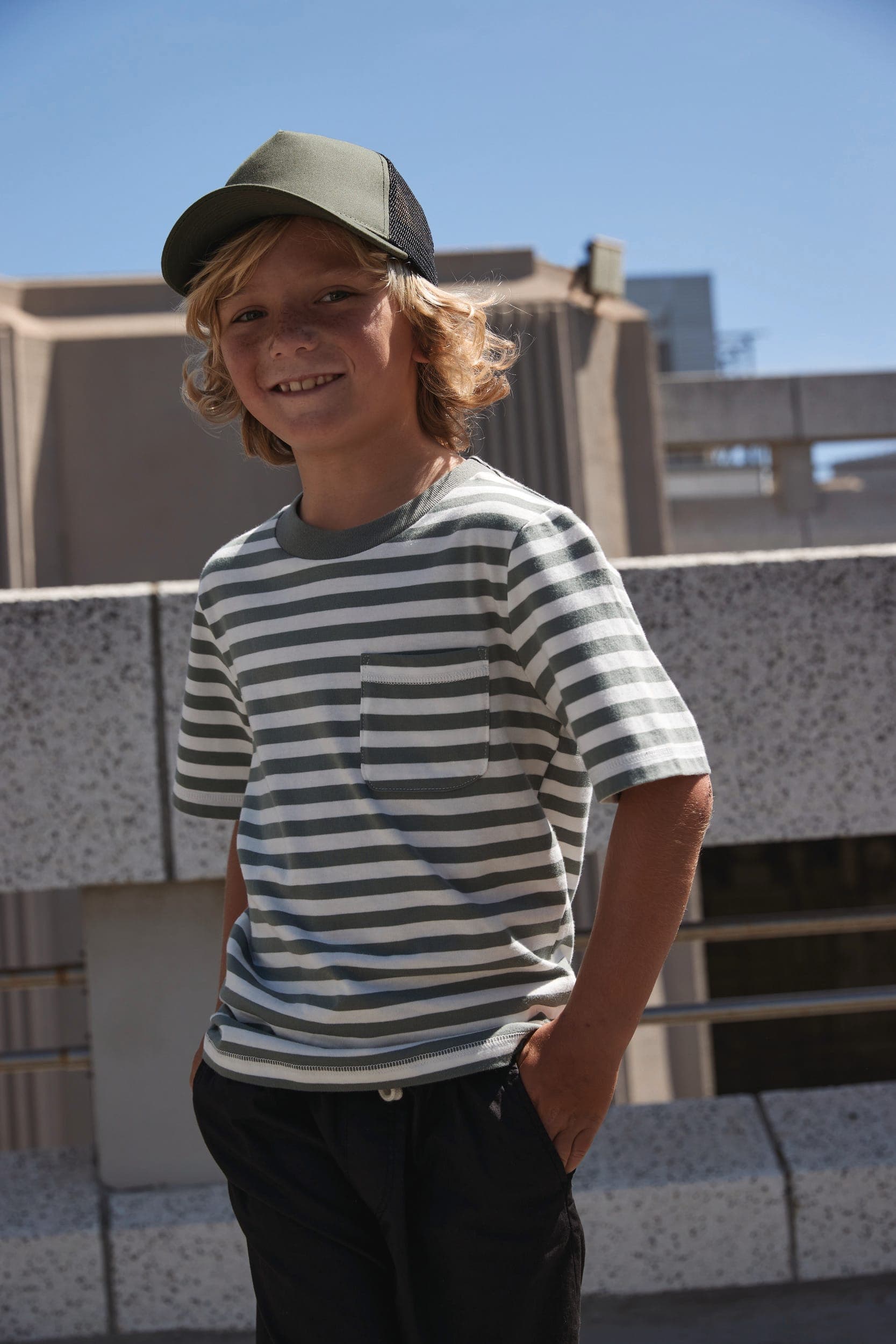 Casquette filet junior réglable à l'arrière en situation