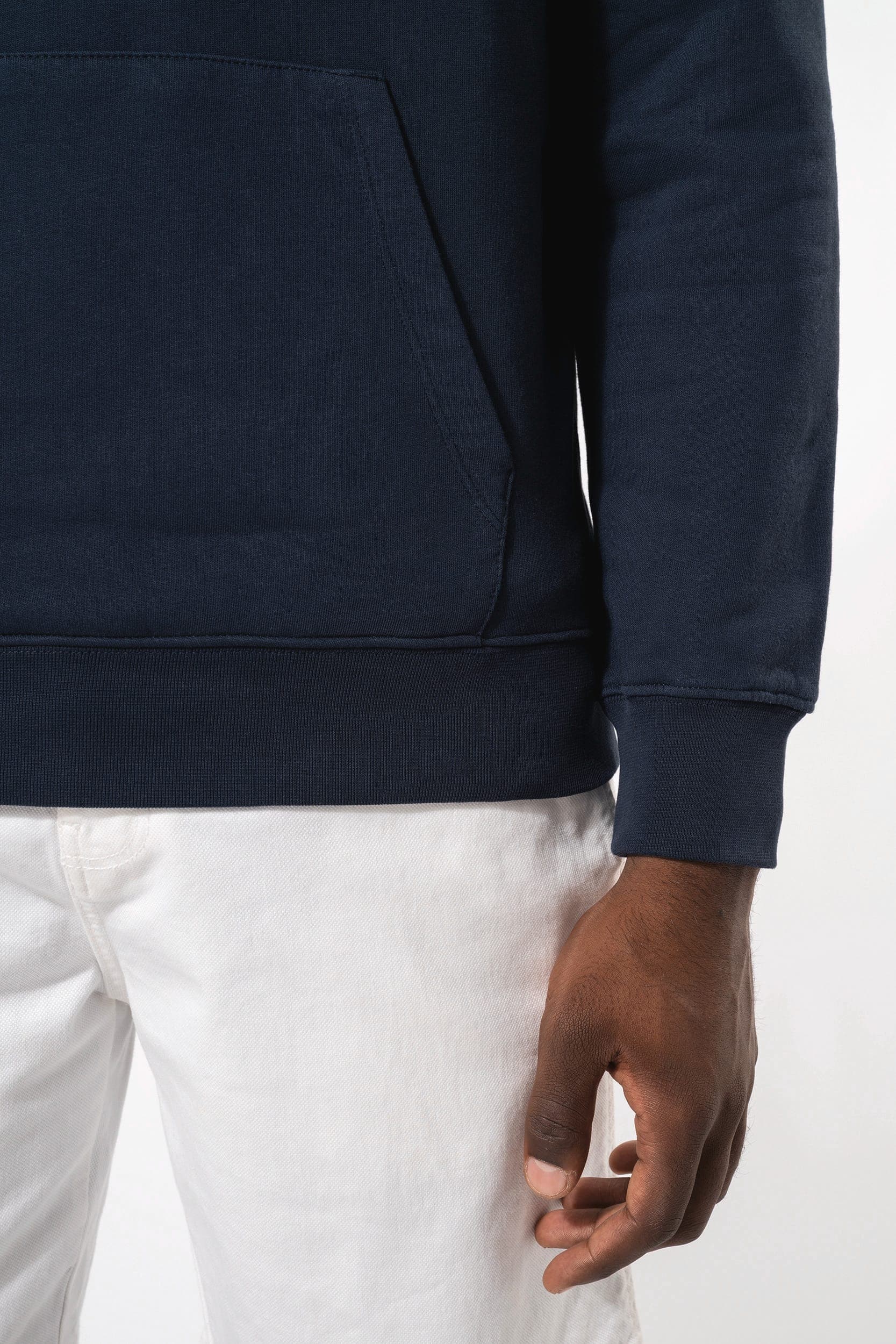 Sweat-shirt à capuche 80/20 unisexe en situation