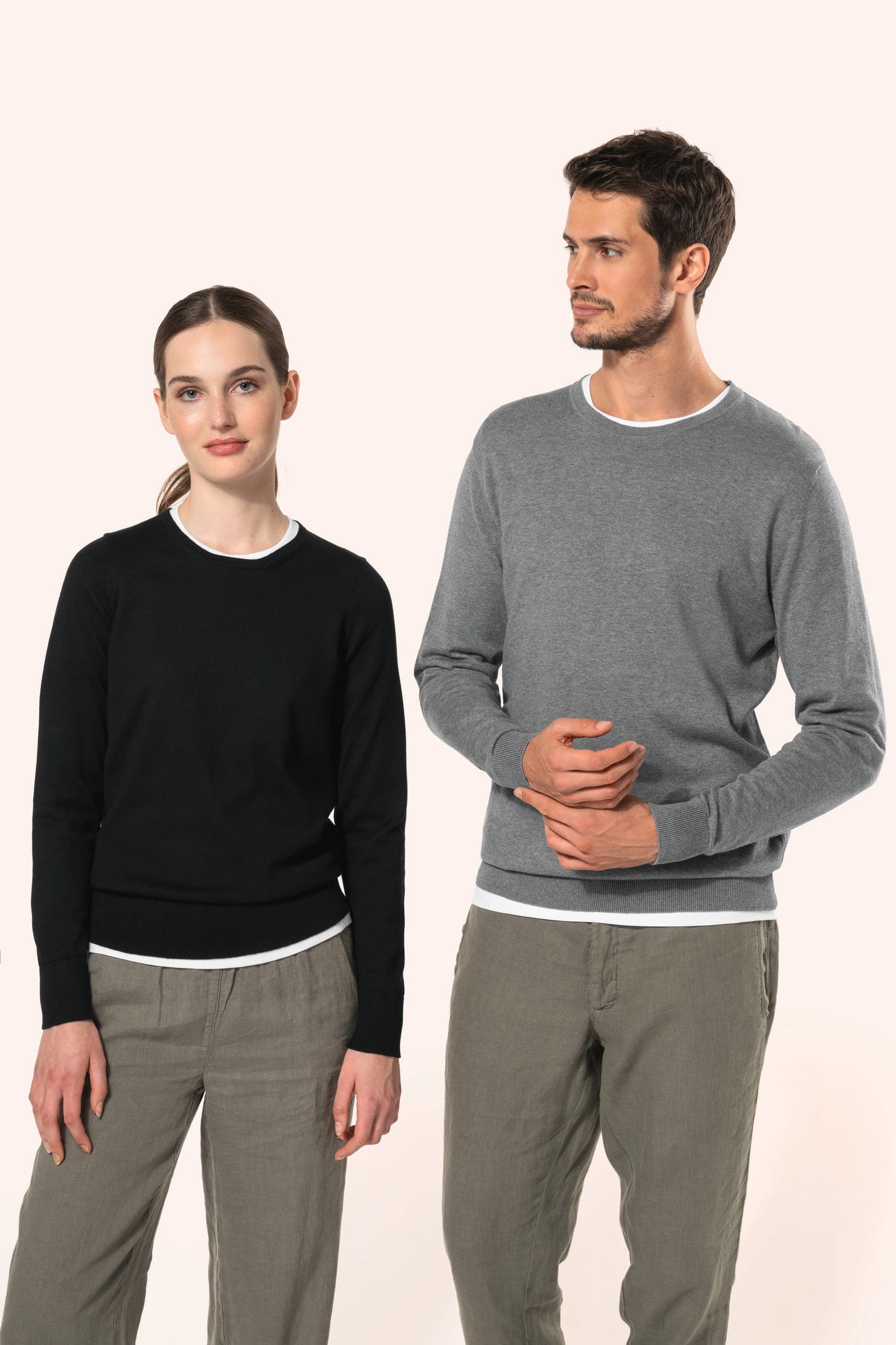 Pull Supima® col rond homme en situation