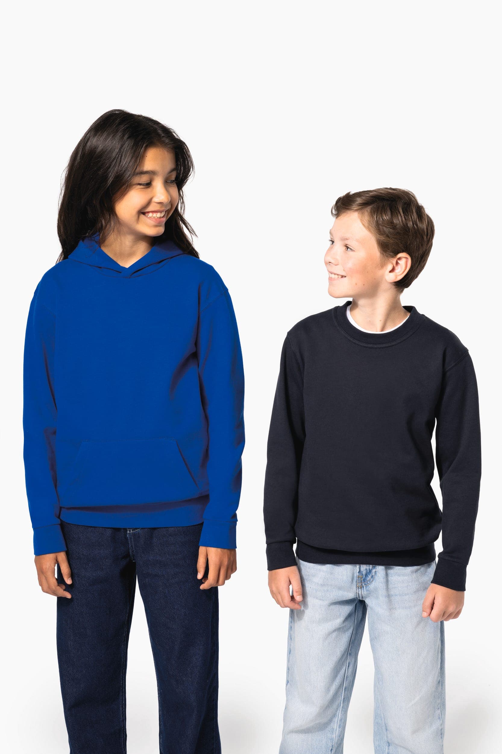 Sweat-shirt recyclé col rond enfant en situation