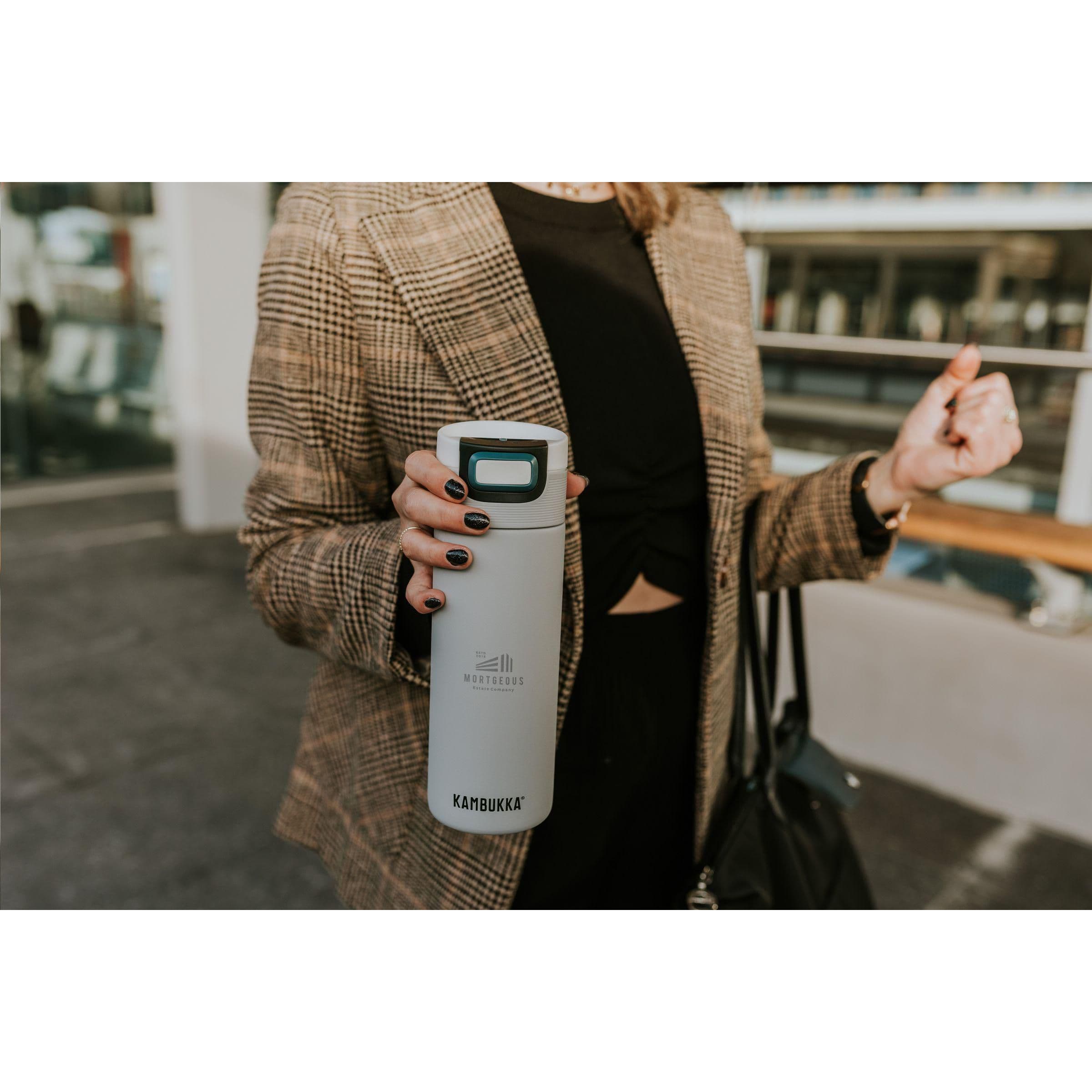 Gobelet thermos Kambukka® Etna 500 ml en situation