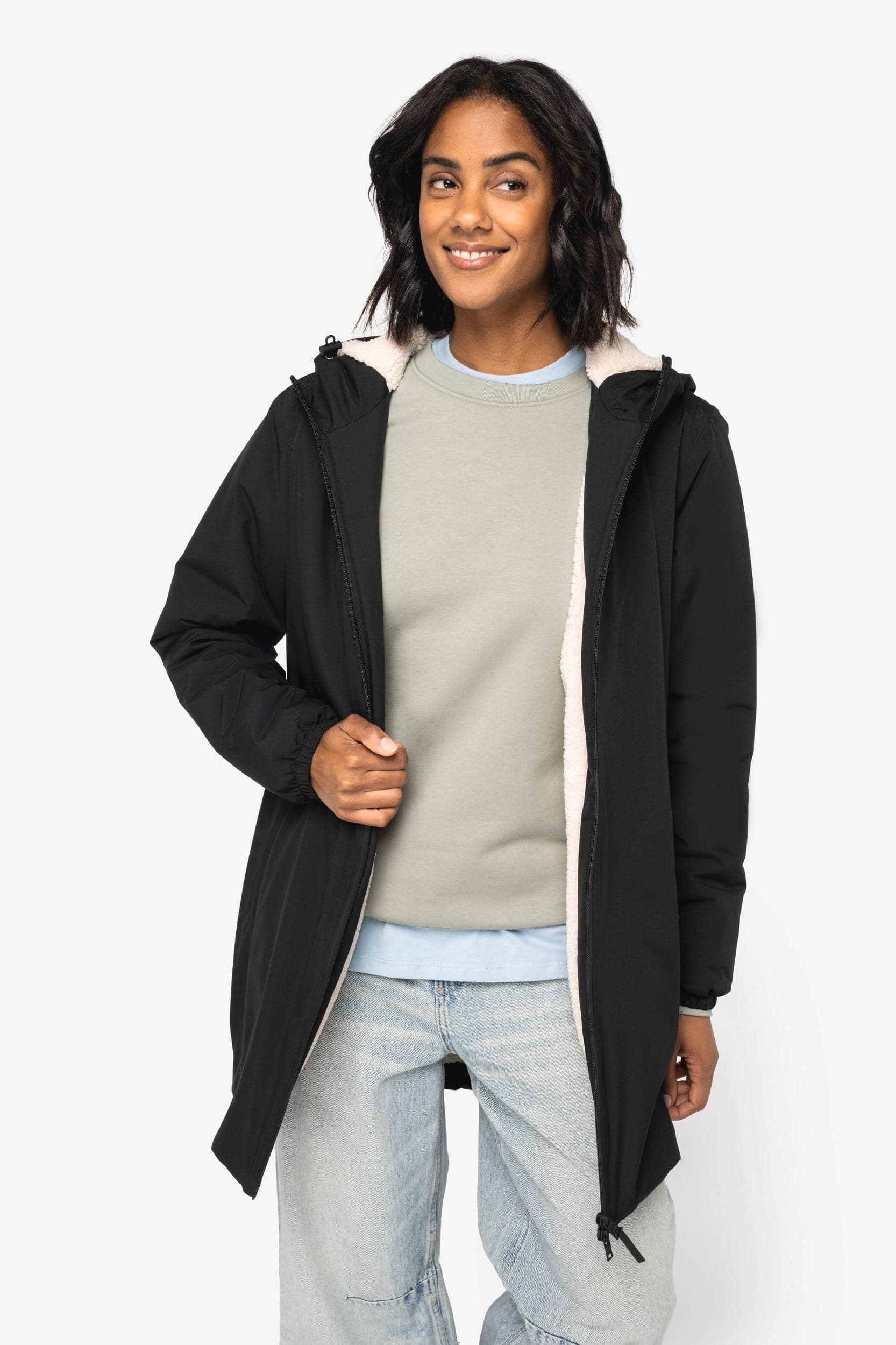 Veste écoresponsable imperméable doublée en sherpa unisexe en situation