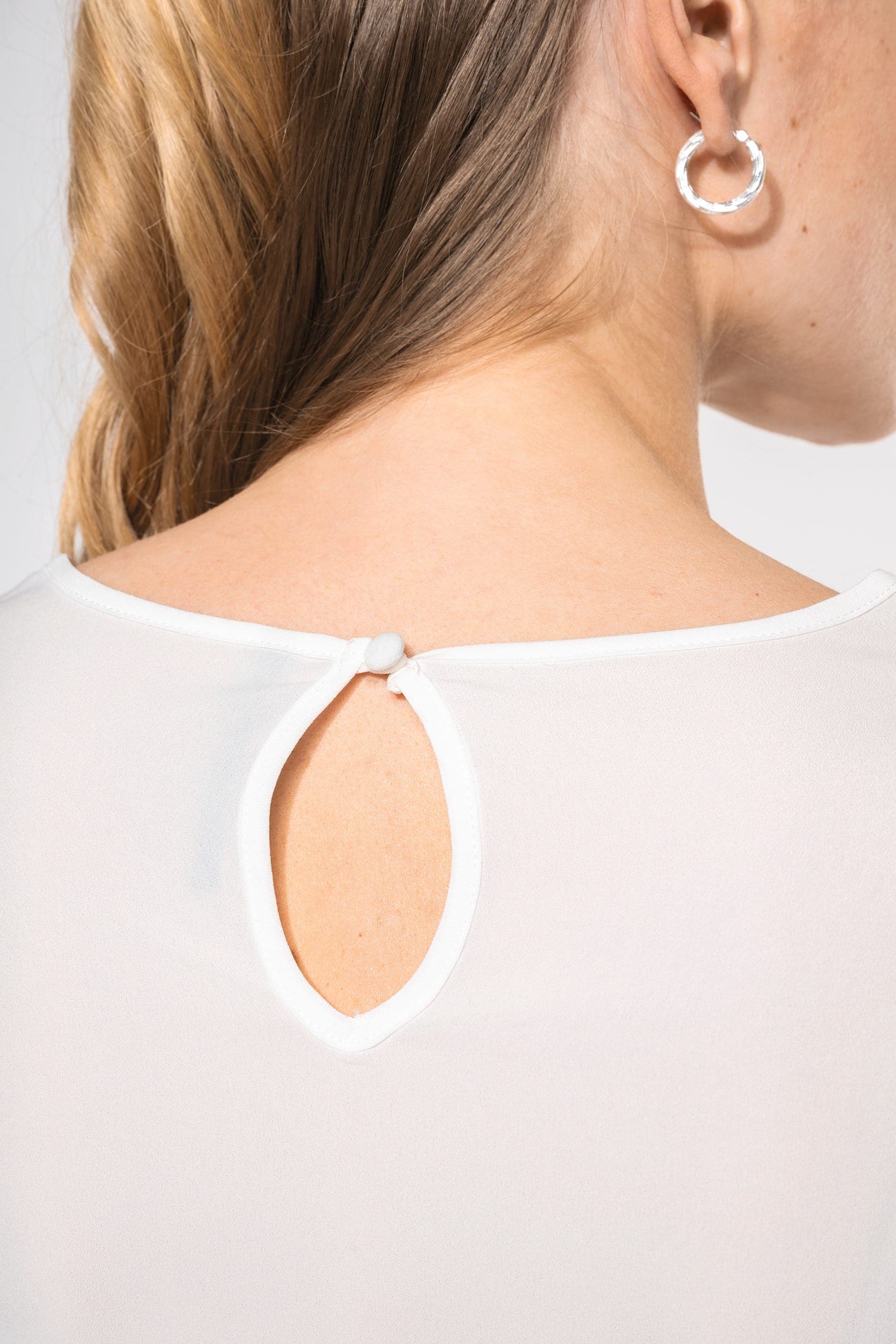 Blouse crêpe manches longues femme en situation