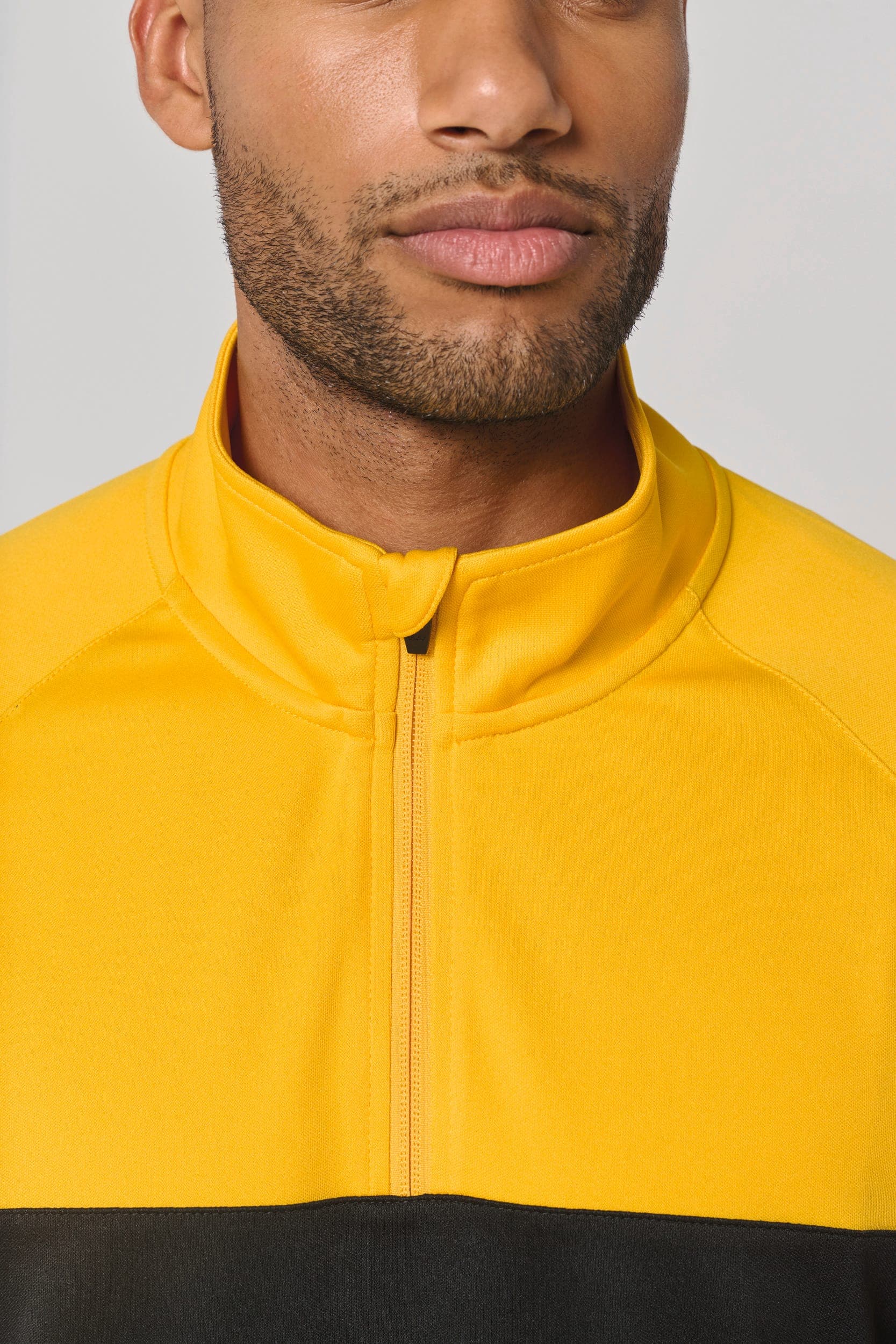 Sweat d'entrainement 1/4 zip unisexe en situation