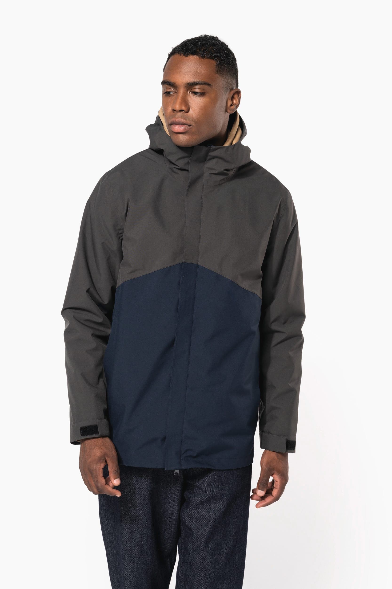 Parka 3-en-1 imperméable à capuche bicolore unisexe en situation