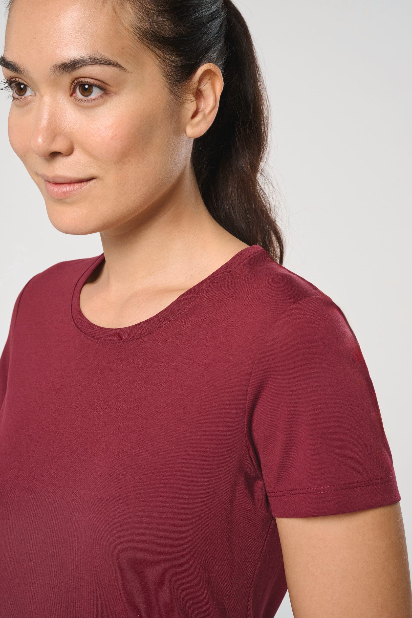T-shirt à traitement antibactérien femme en situation