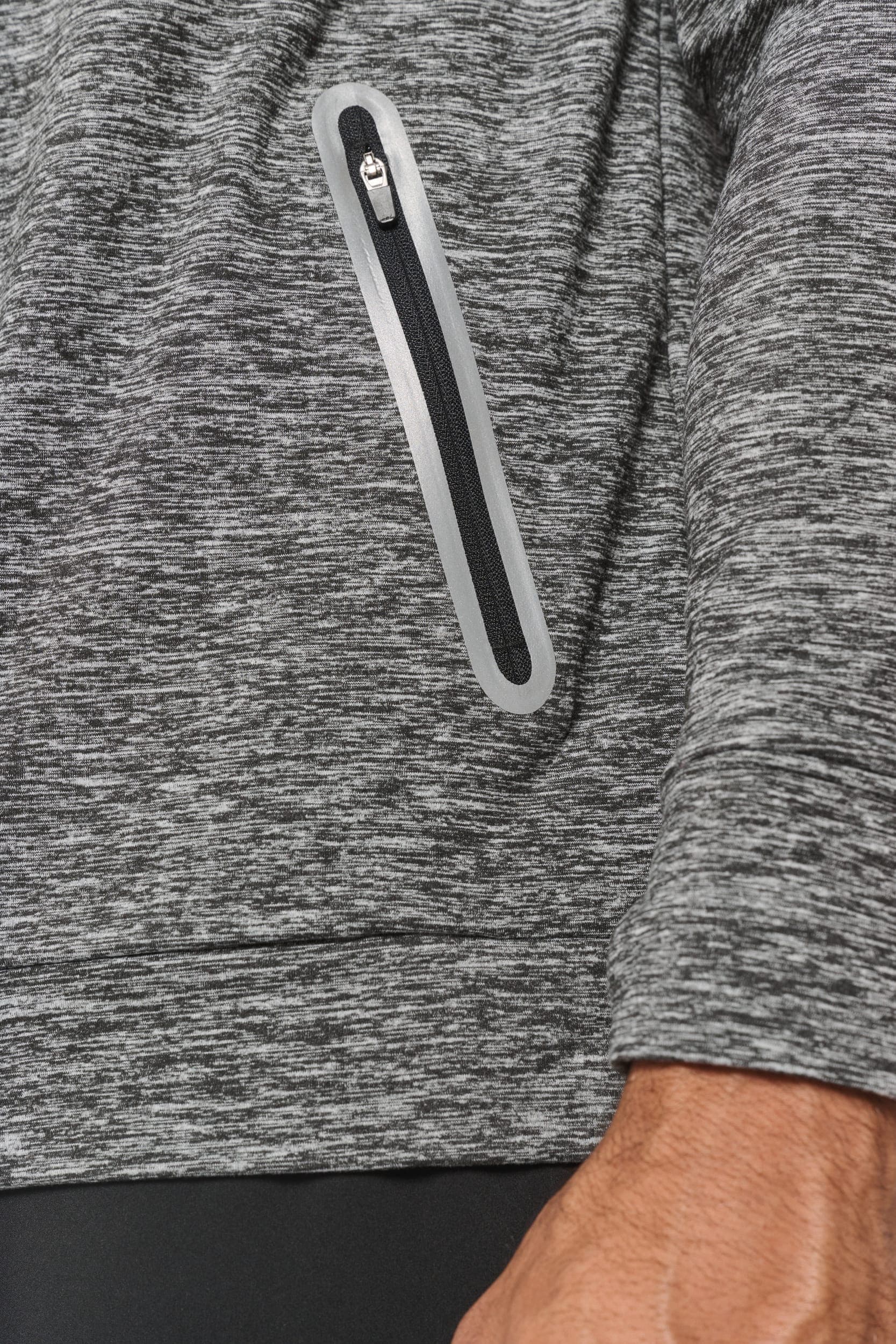 Sweat-shirt à capuche 1/4 zip sport unisexe en situation