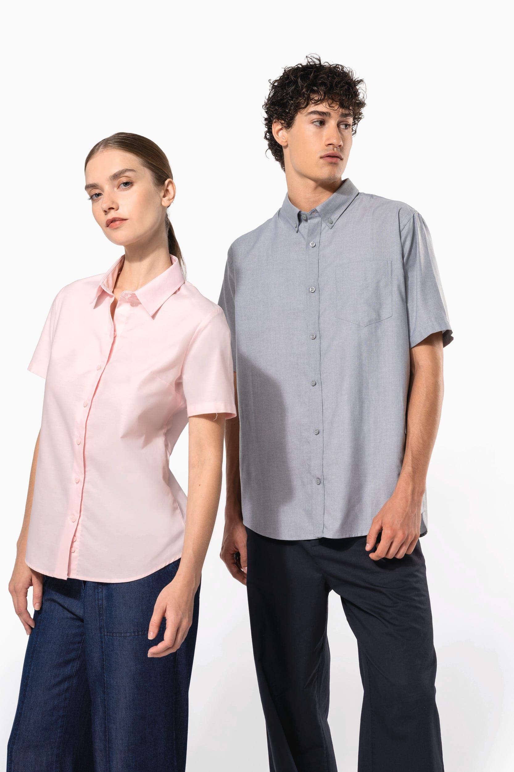 Chemise Oxford manches courtes femme en situation
