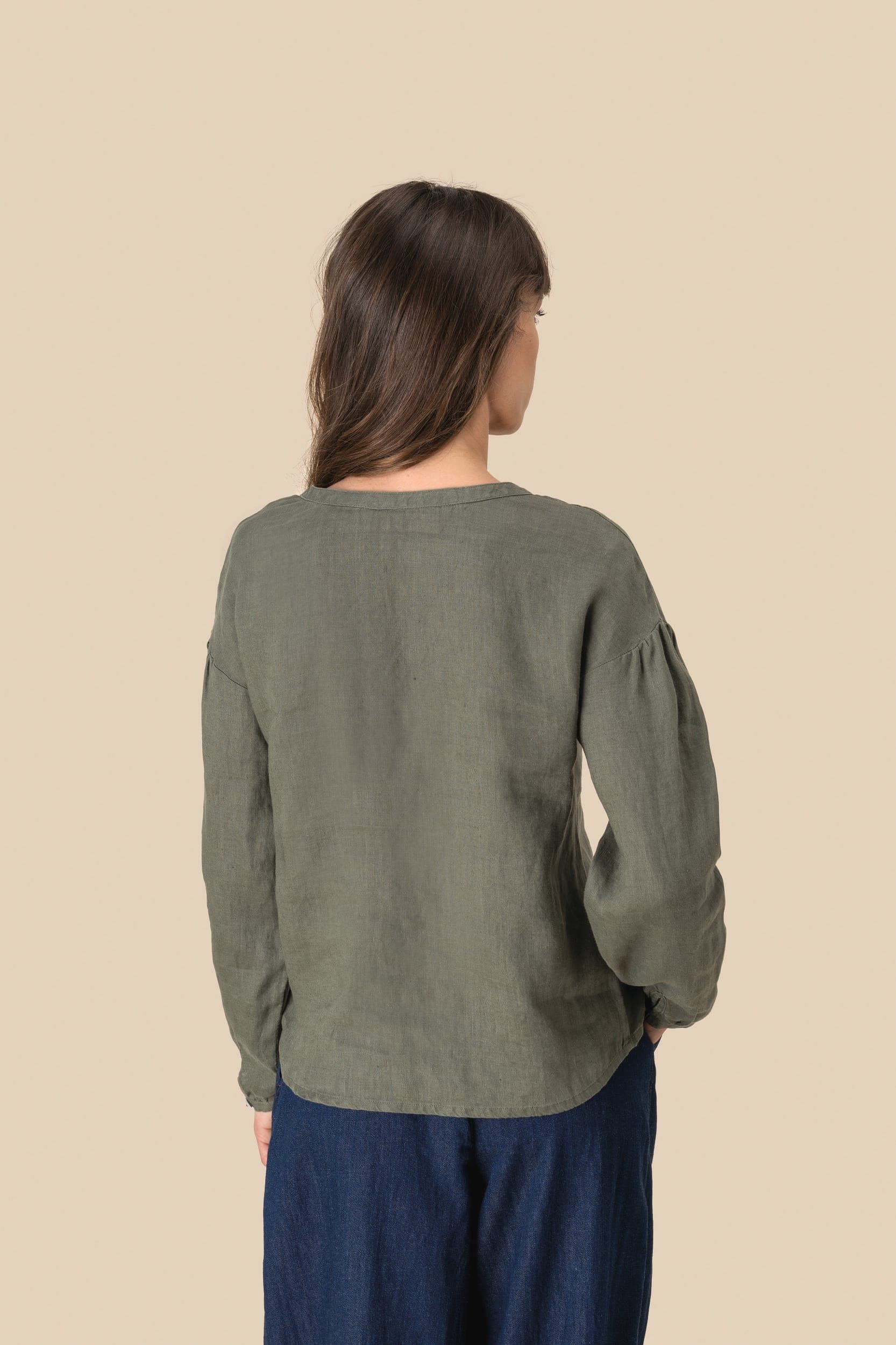 Blouse en lin femme en situation