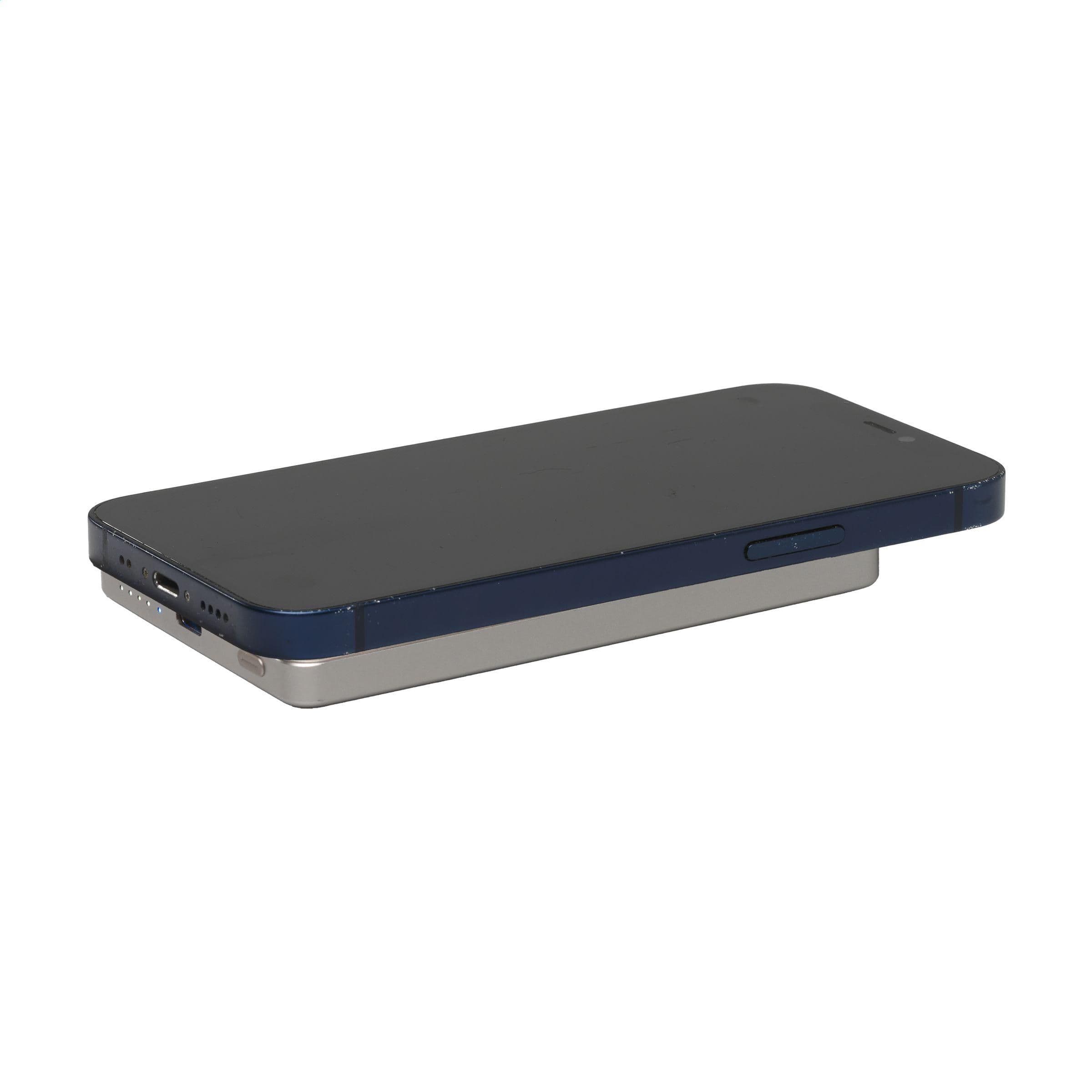 Powerbank Wireless RCS alu recyclé Magsafe 5000 en situation
