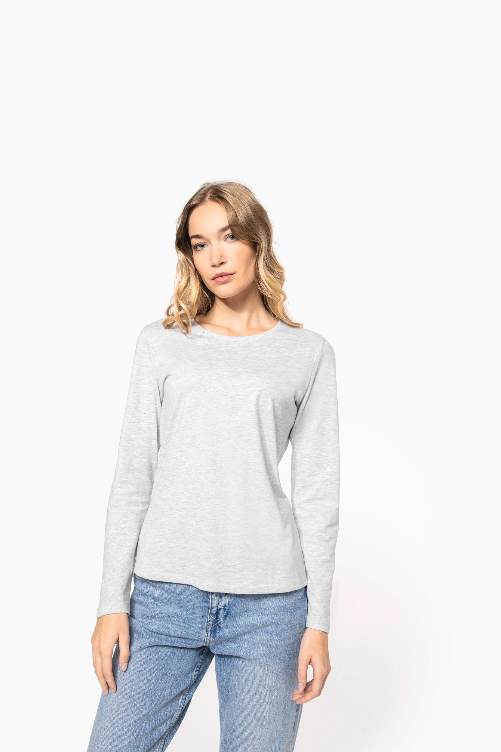 T-shirt col rond manches longues femme en situation