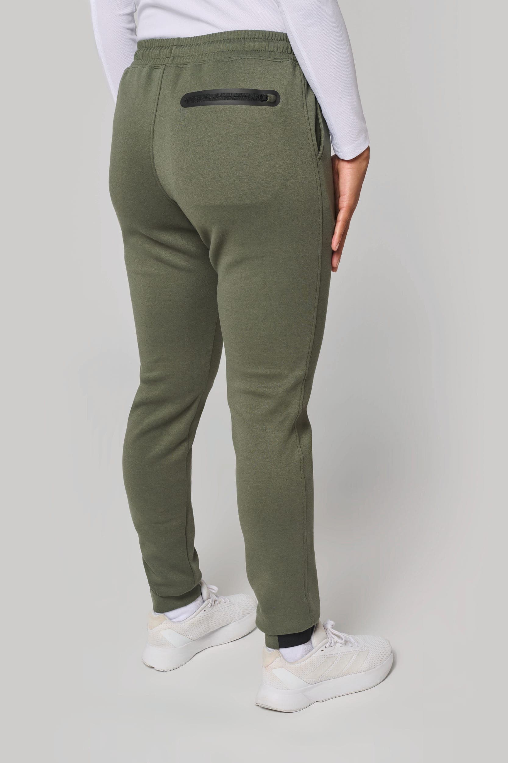 Pantalon performance femme en situation