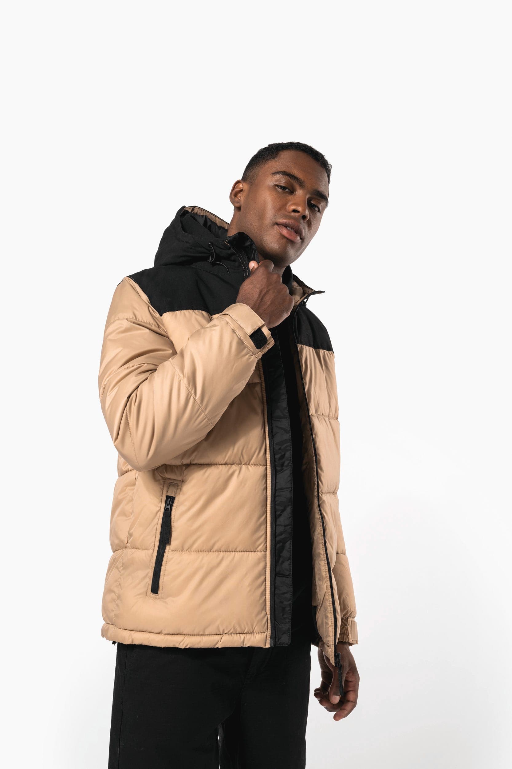 Parka matelassée à capuche bi-ton unisexe en situation