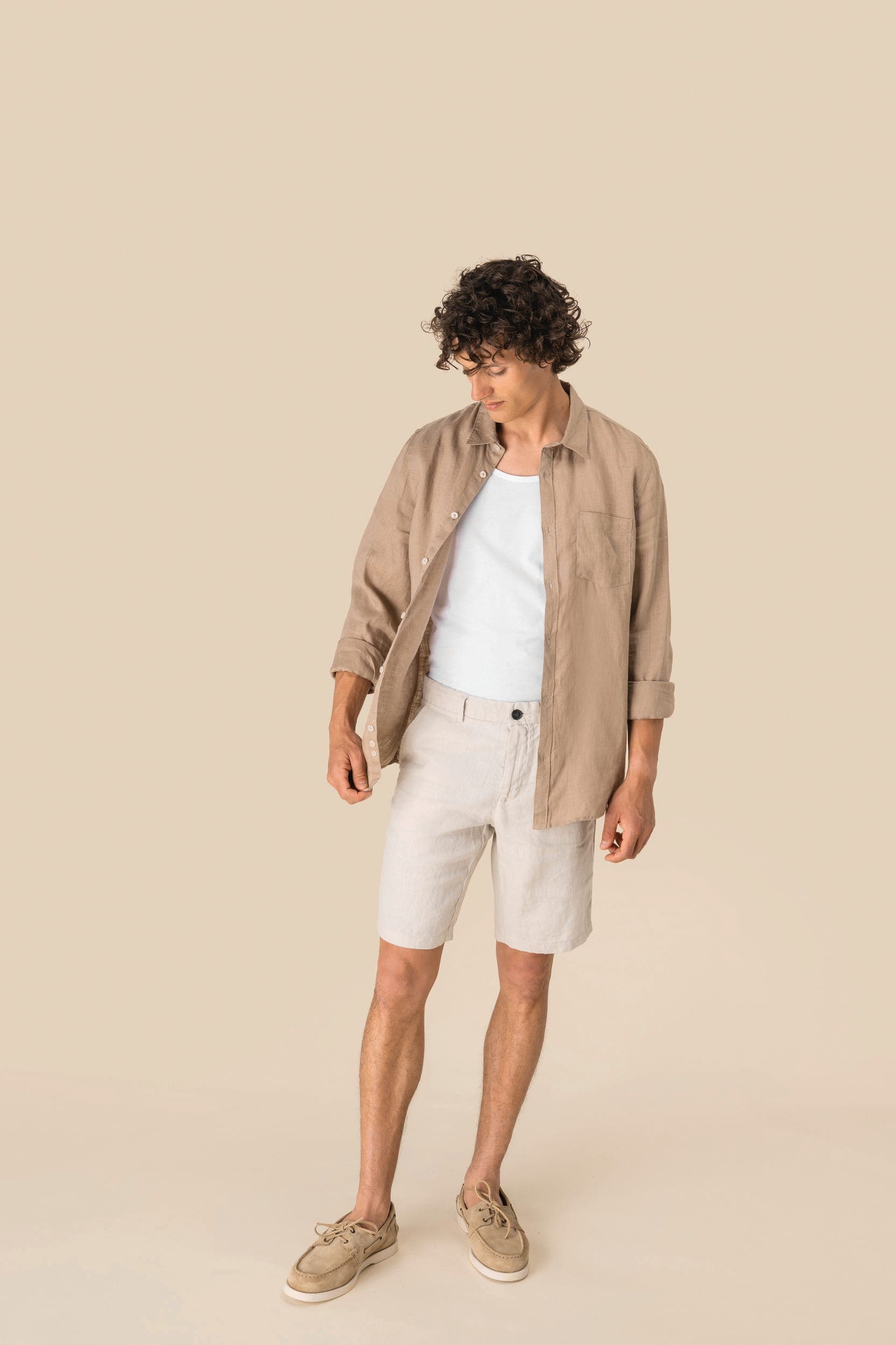 Bermuda en lin homme en situation