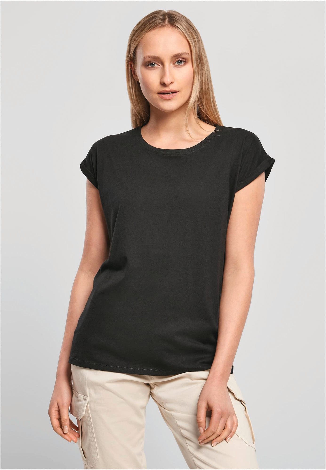T-shirt manches à revers femme en situation