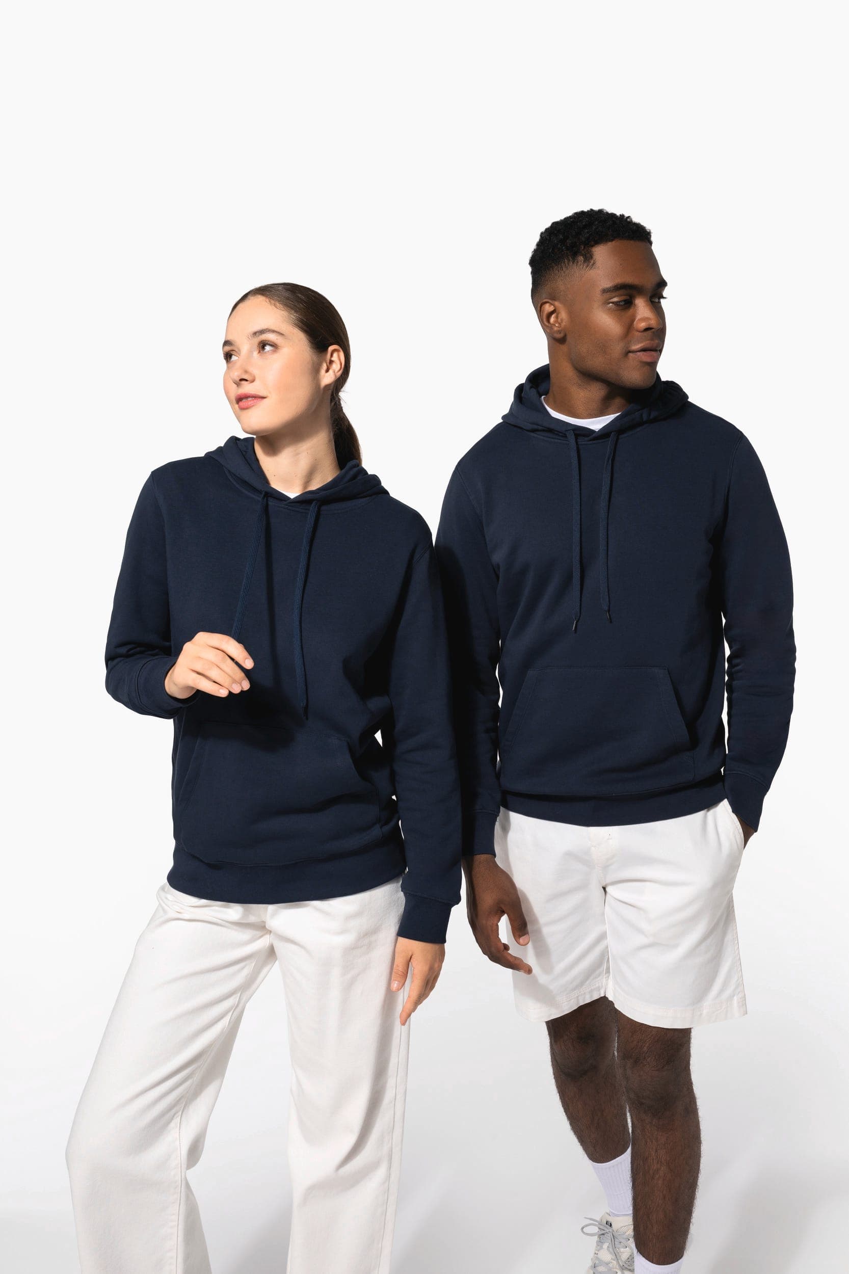 Sweat-shirt à capuche 80/20 unisexe en situation