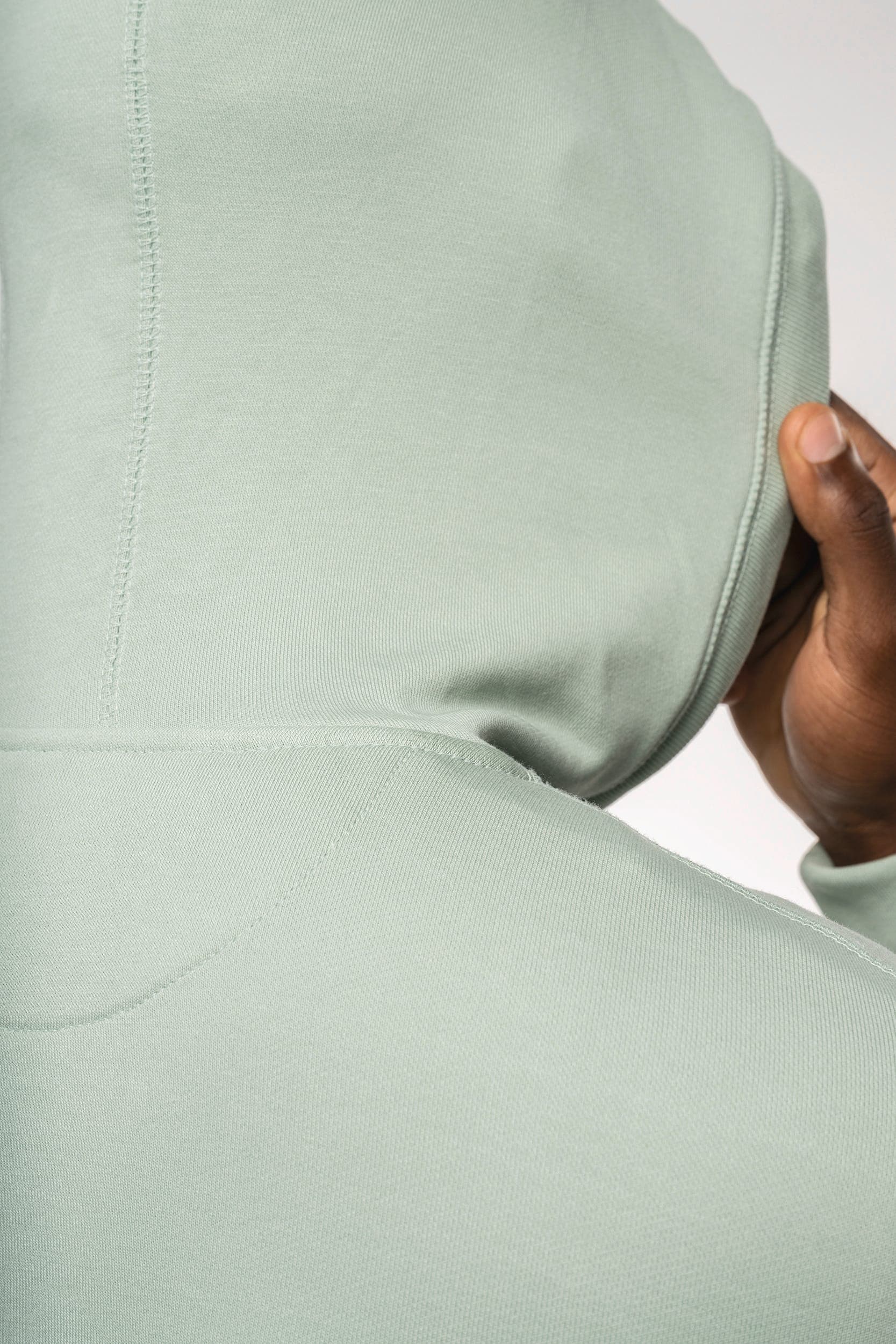 Sweat-shirt french terry écoresponsable zippé à capuche unisexe en situation