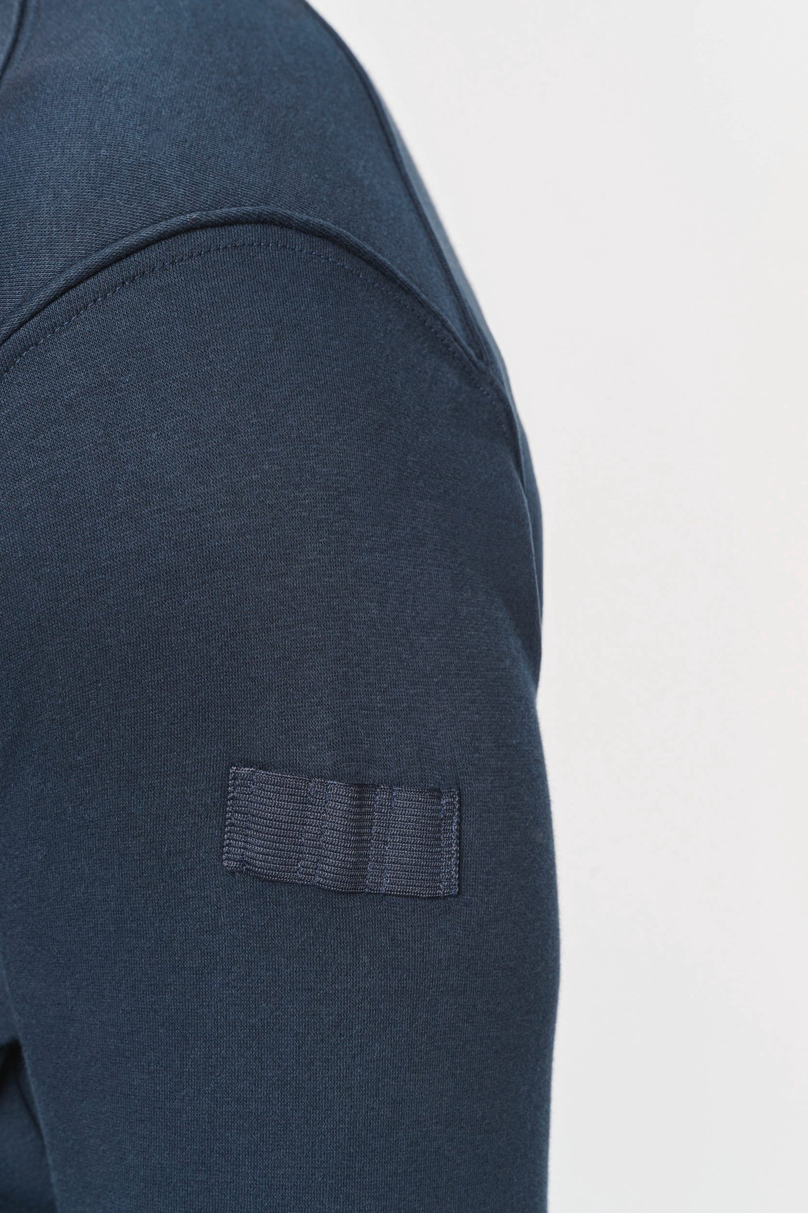 Sweat-shirt manches montées homme en situation
