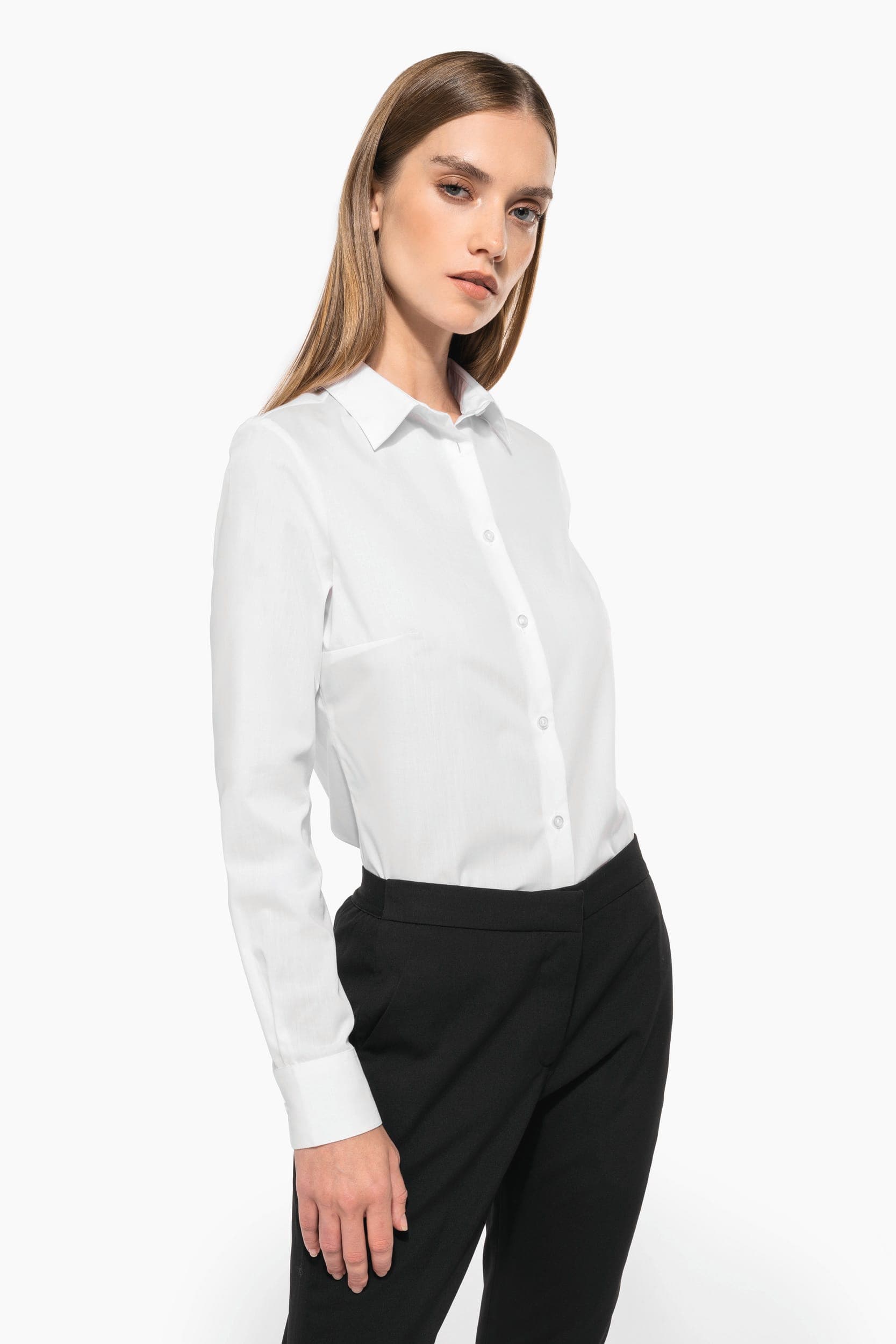 Chemise popeline polycoton sans poche entretien facile femme en situation