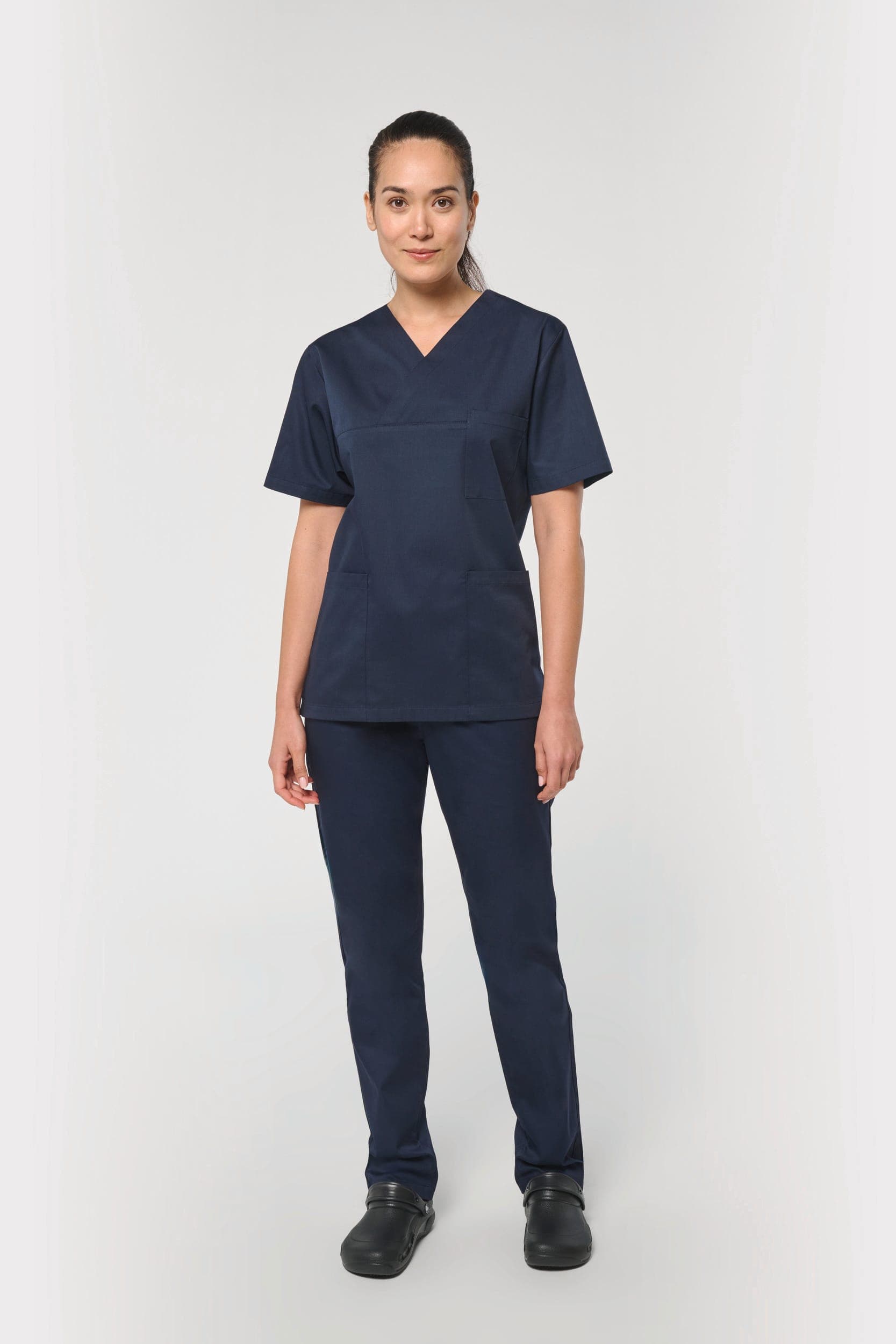 Pantalon polycoton femme en situation