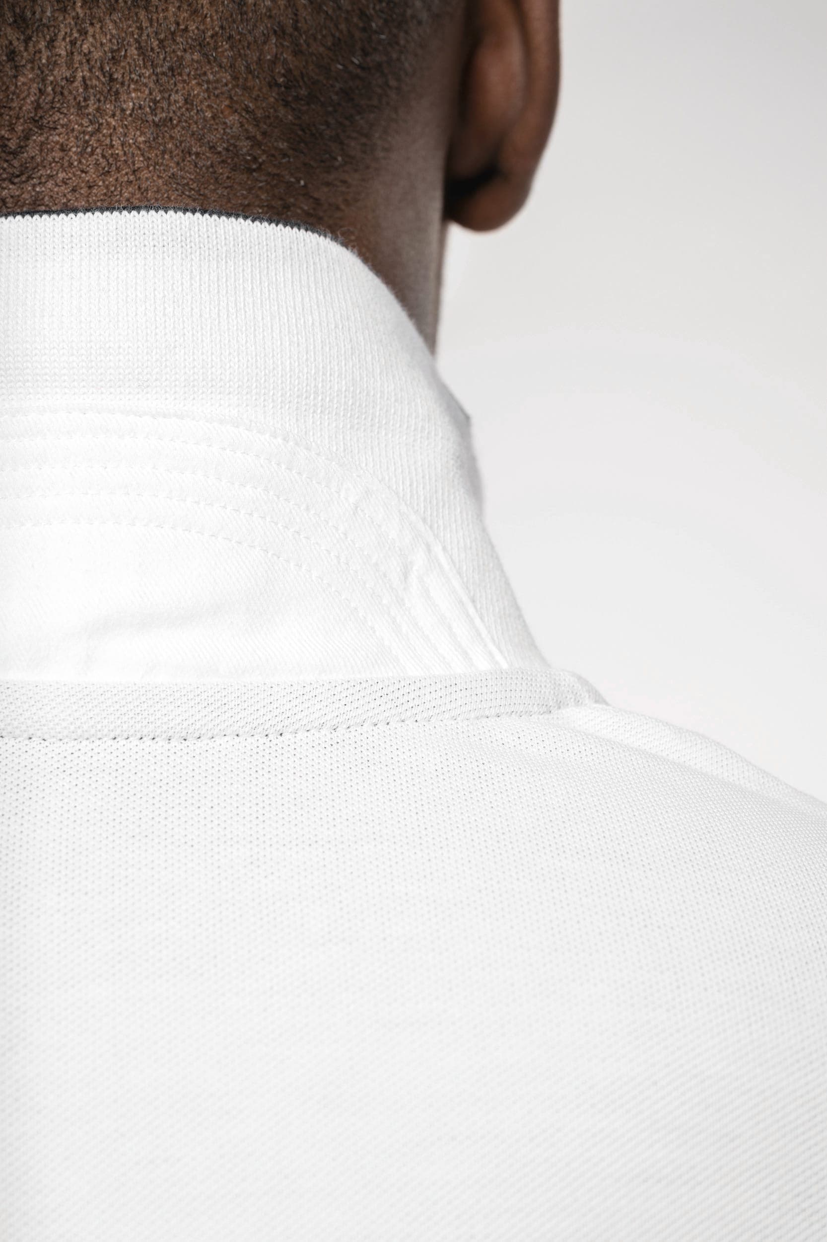 Polo manches courtes homme en situation