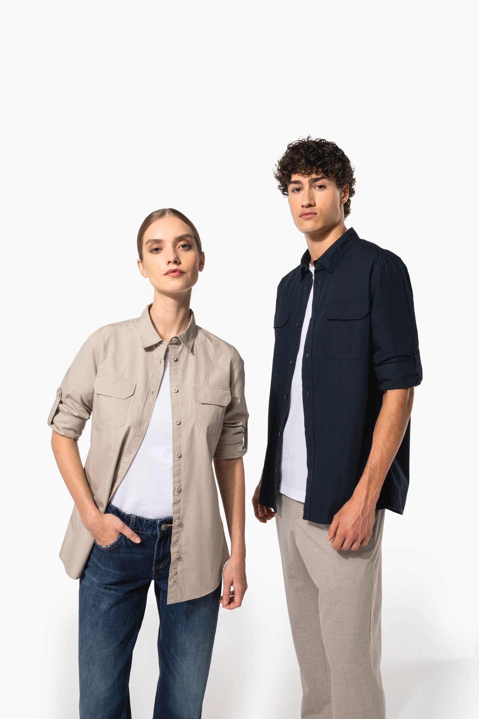 Chemise safari manches longues femme en situation