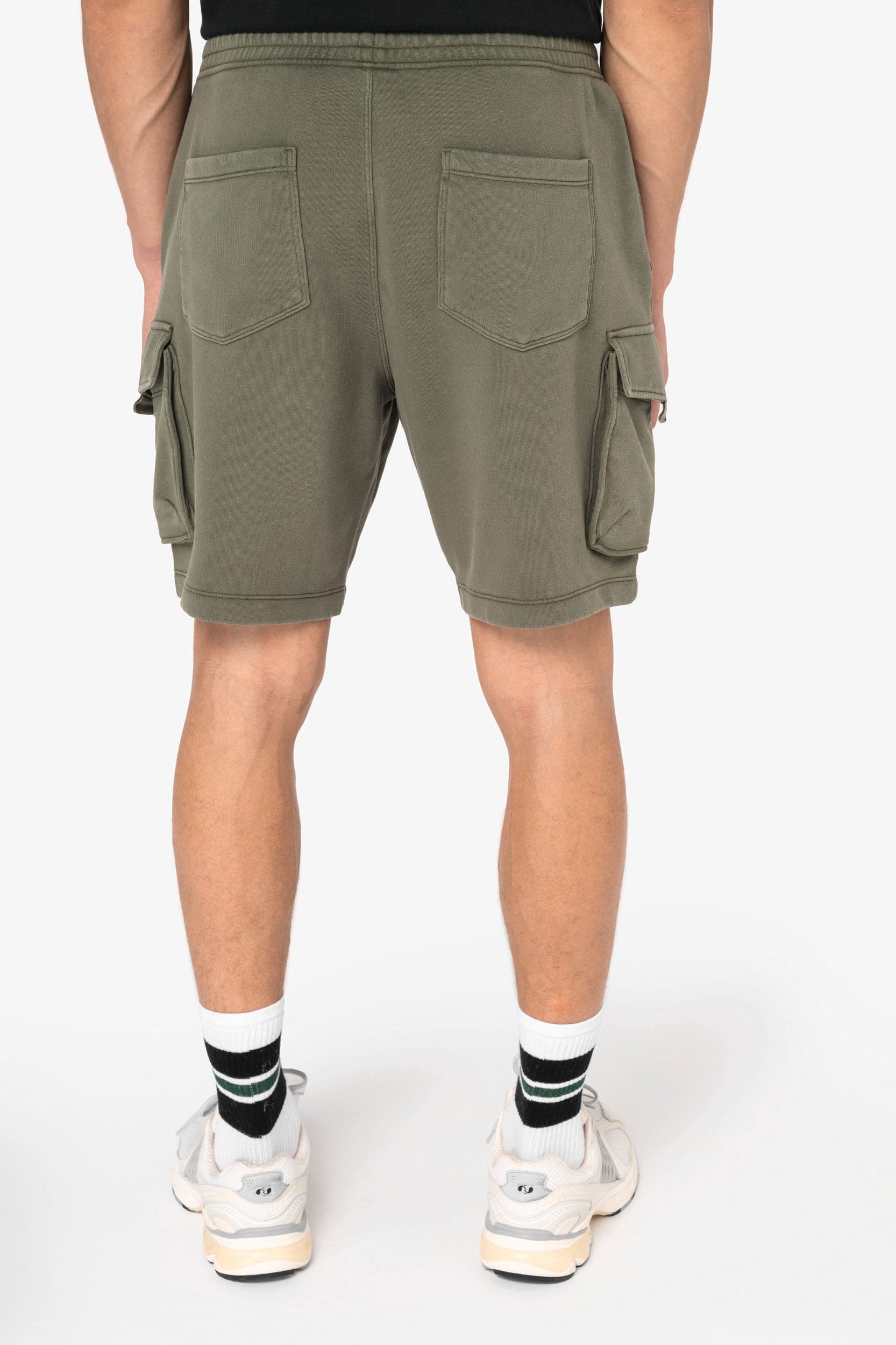 Short cargo écoresponsable délavé French Terry homme en situation