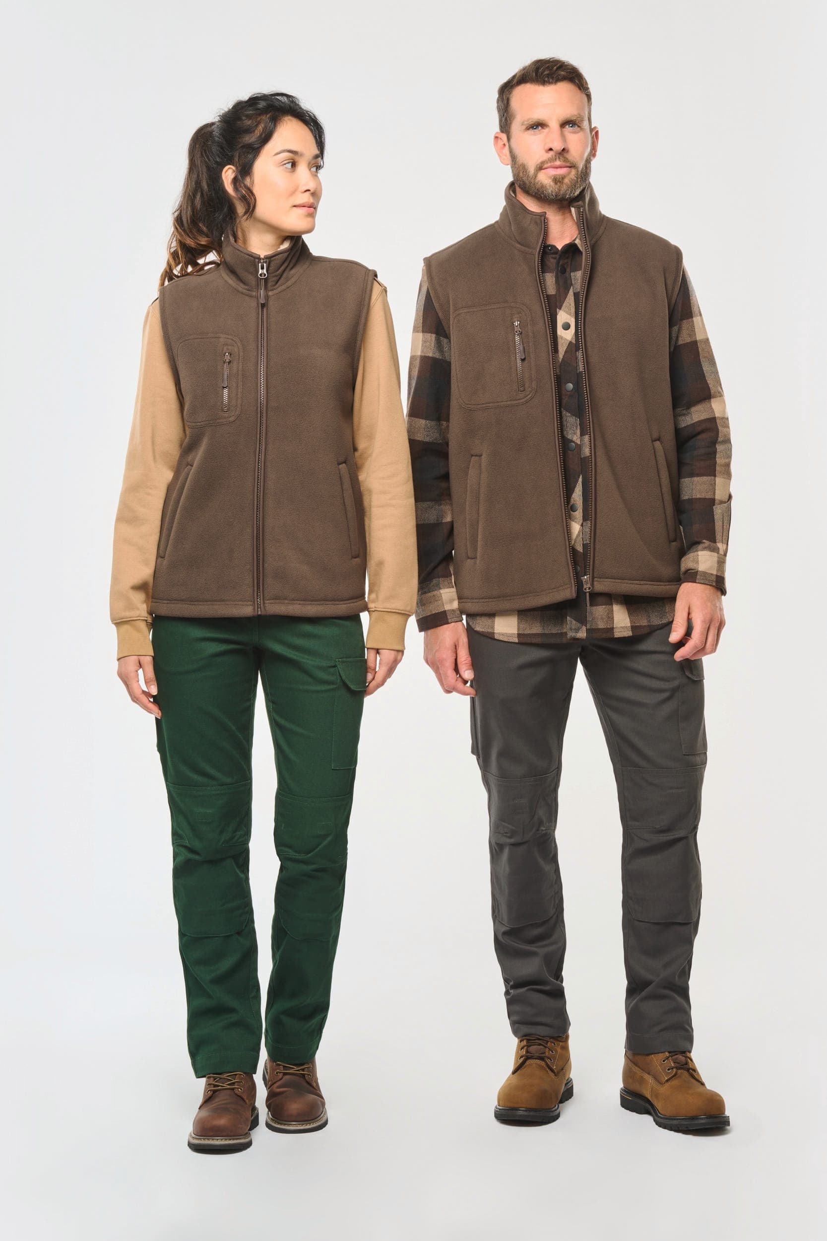 Bodywarmer polaire avec intérieur sherpa unisexe en situation