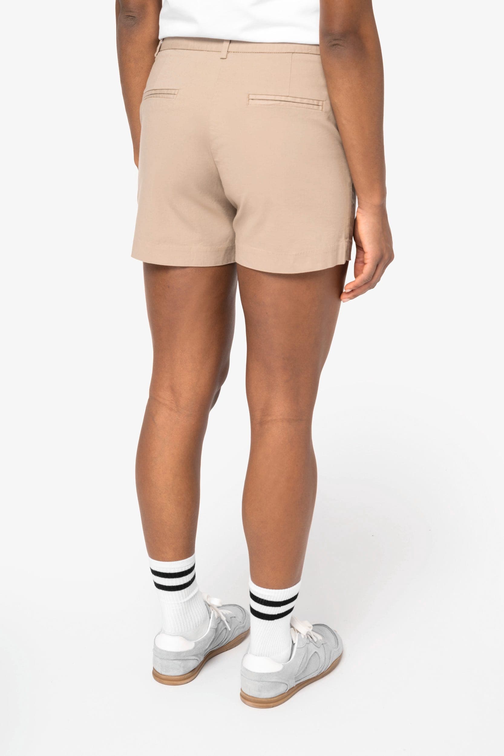 Bermuda chino écoresponsable femme en situation