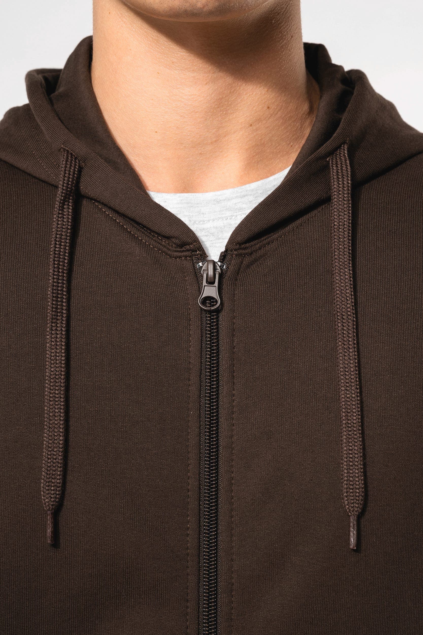 Sweat-shirt zippé capuche unisexe en situation