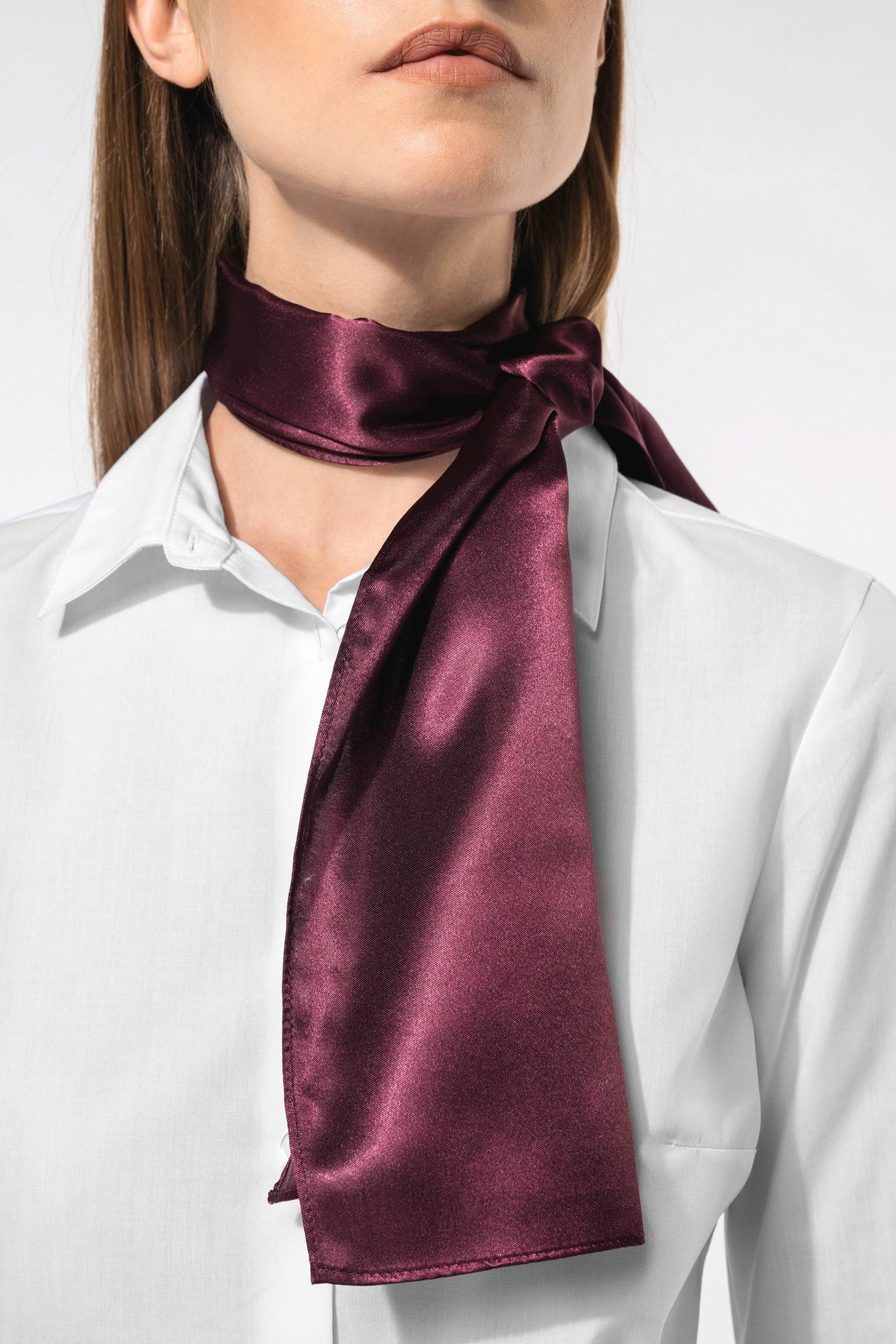 Foulard satiné en situation